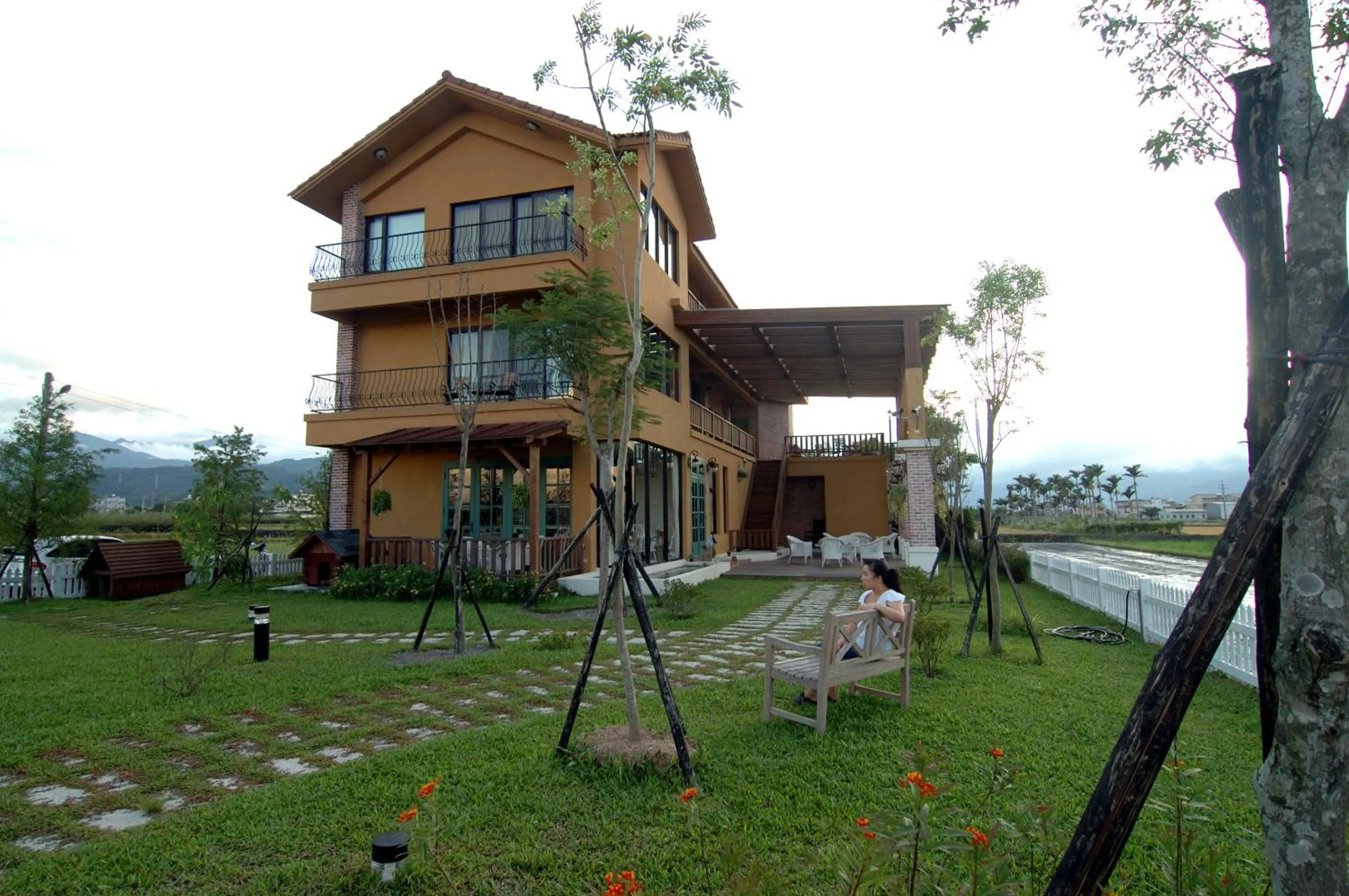 Facade/entrance in Sunday Home