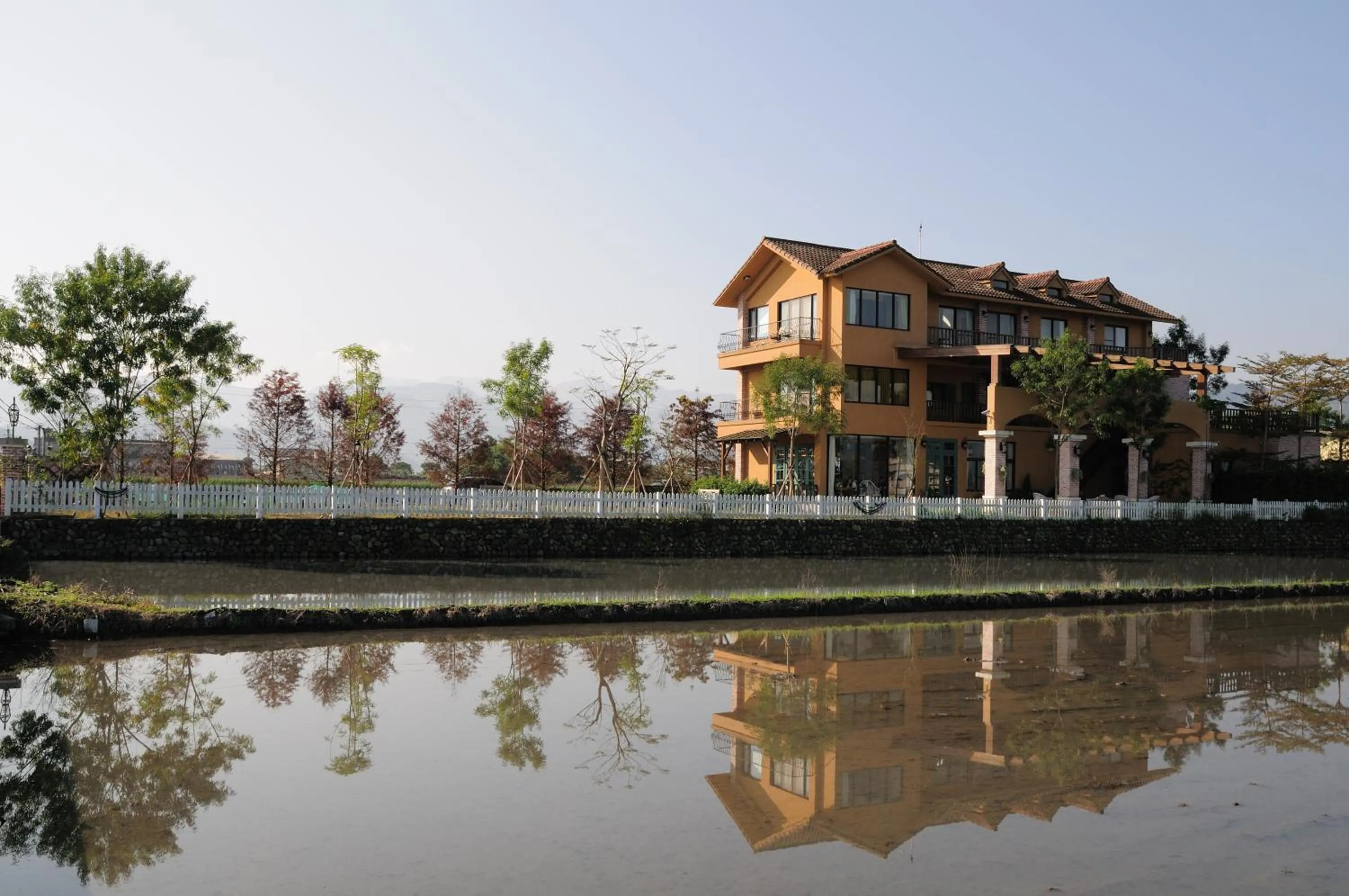 Facade/entrance in Sunday Home