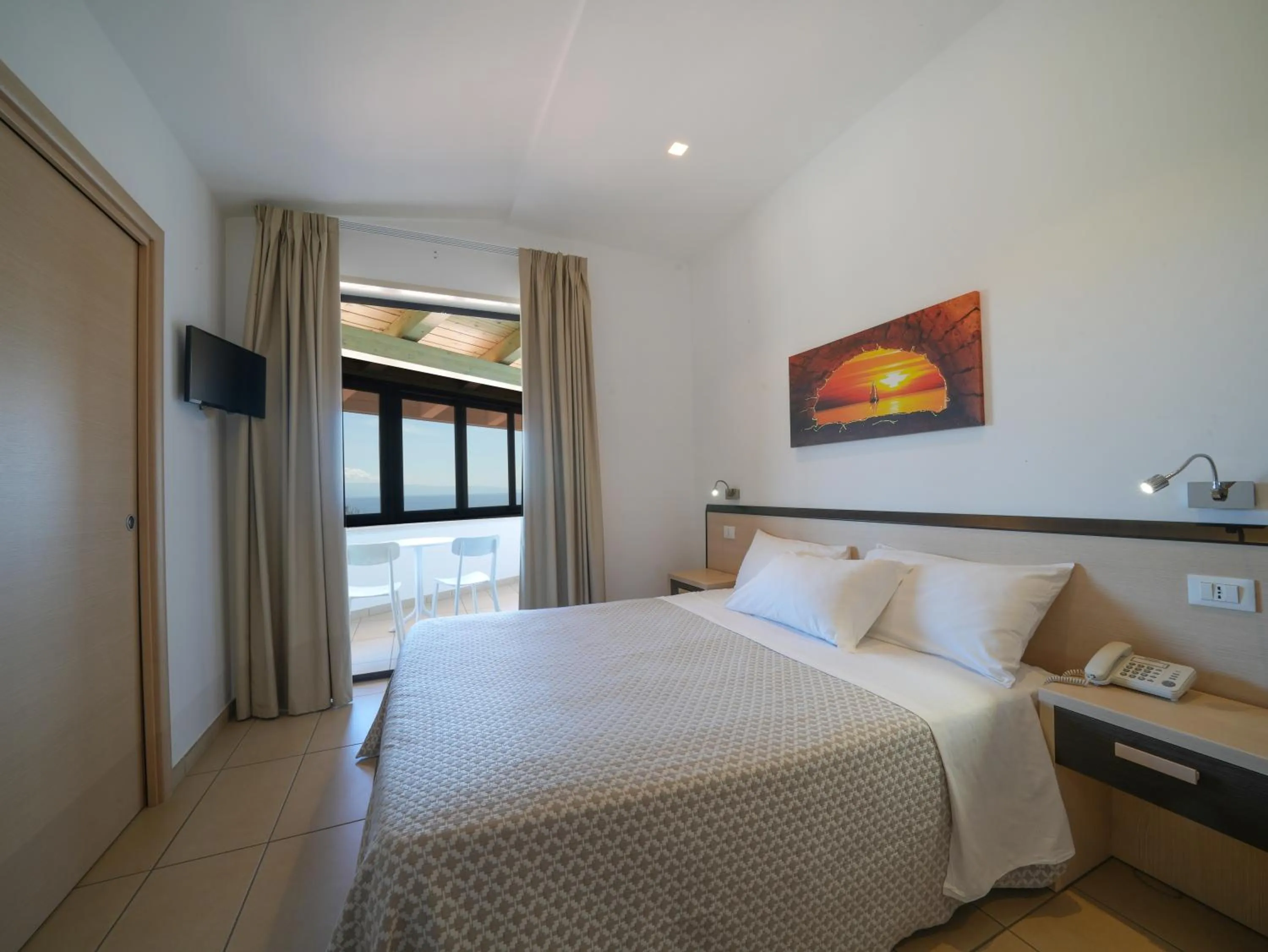 Bed in Hotel MARINELLA parking wi-fi spiaggia attrezzata