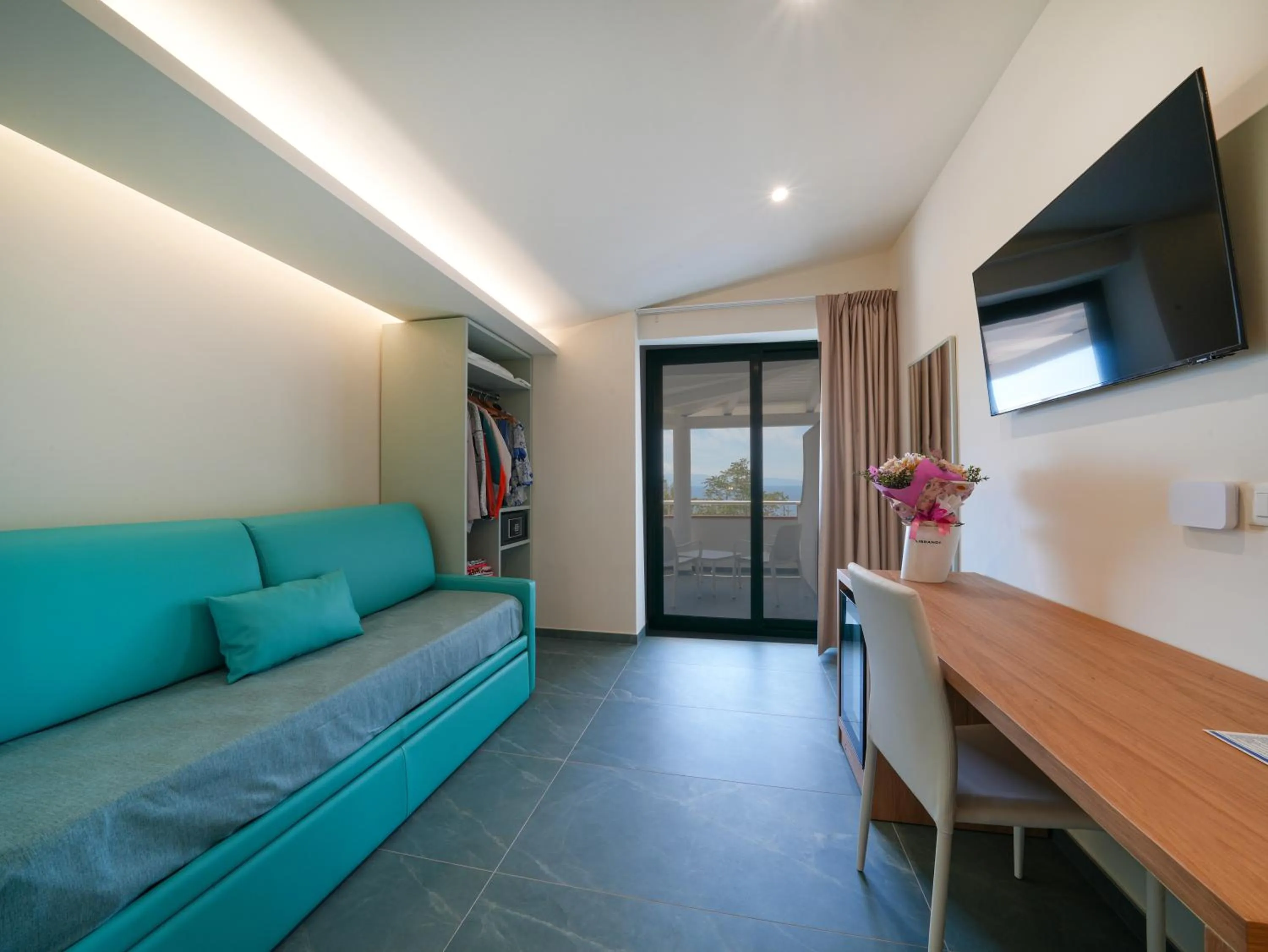 Hotel MARINELLA parking wi-fi spiaggia attrezzata