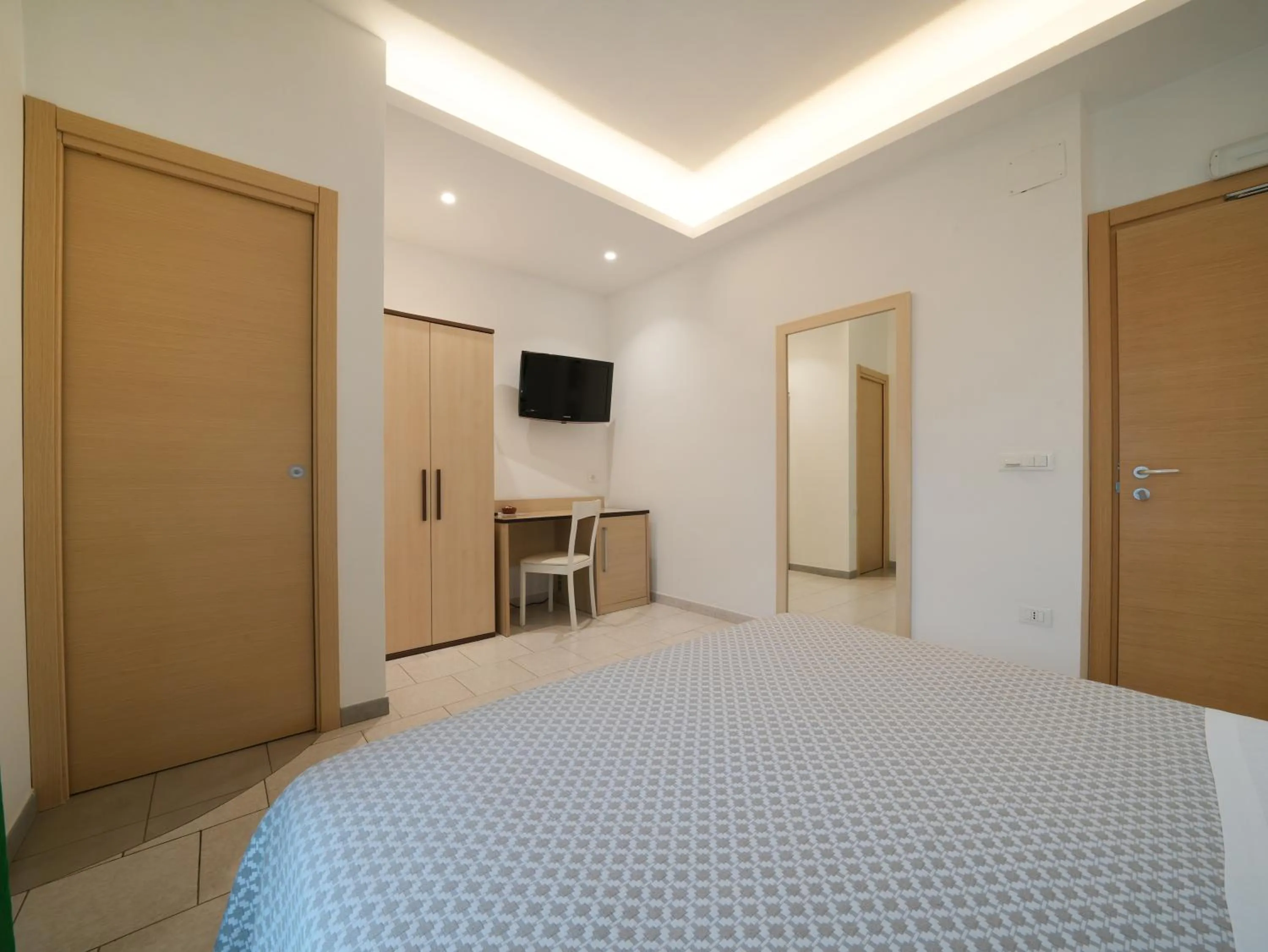 Bed in Hotel MARINELLA parking wi-fi spiaggia attrezzata