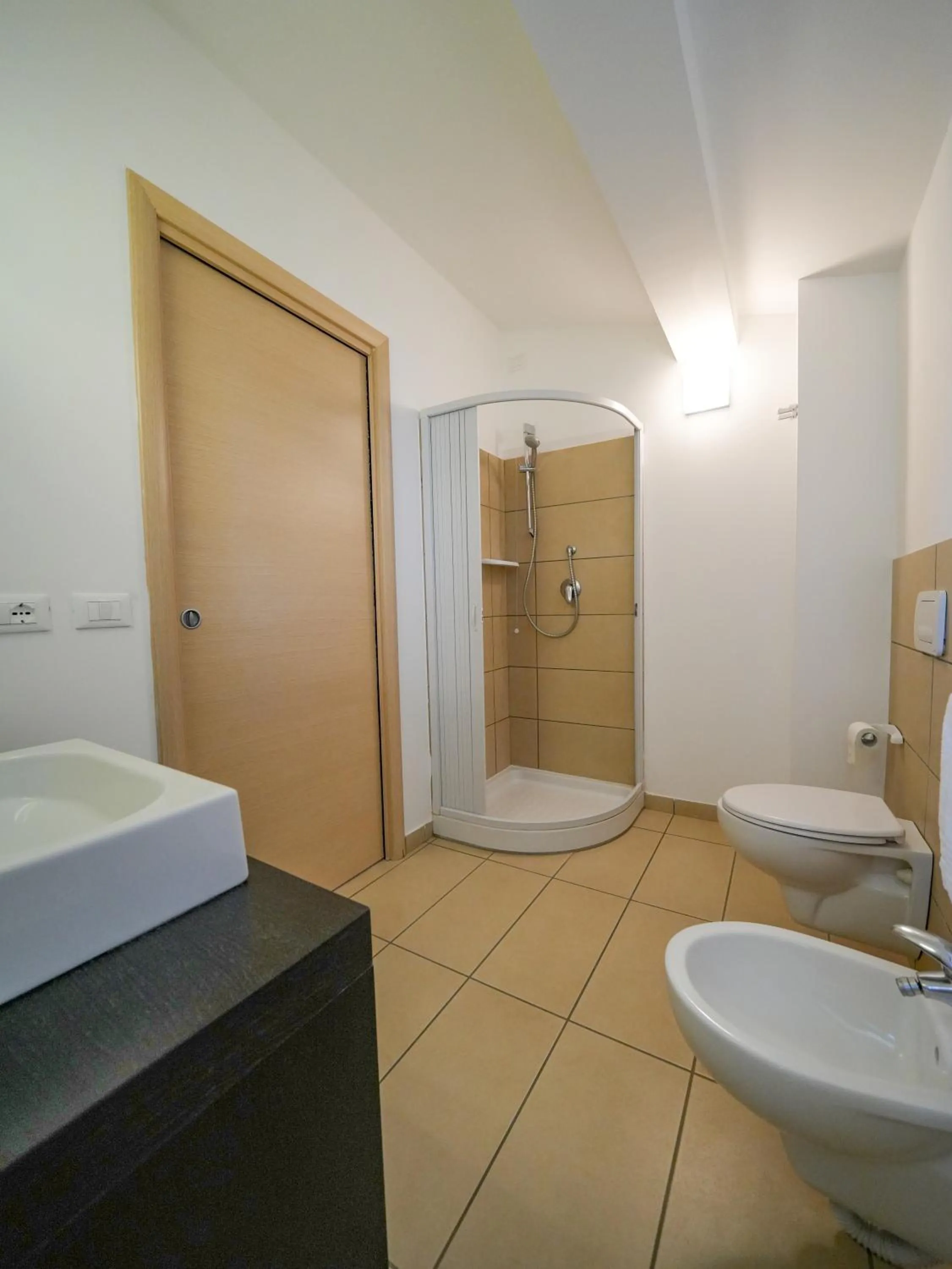 Hotel MARINELLA parking wi-fi spiaggia attrezzata