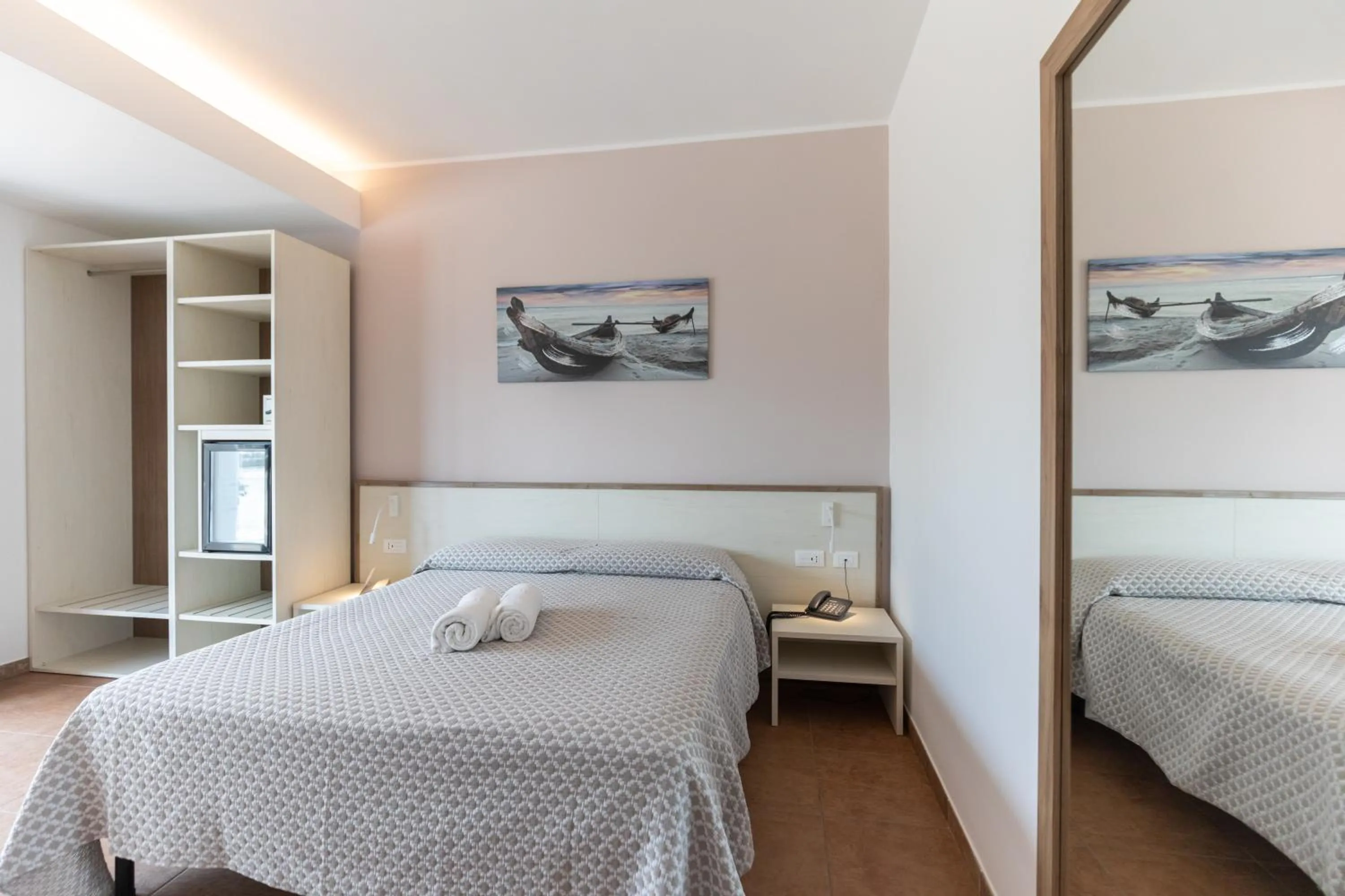 Bed in Hotel MARINELLA parking wi-fi spiaggia attrezzata