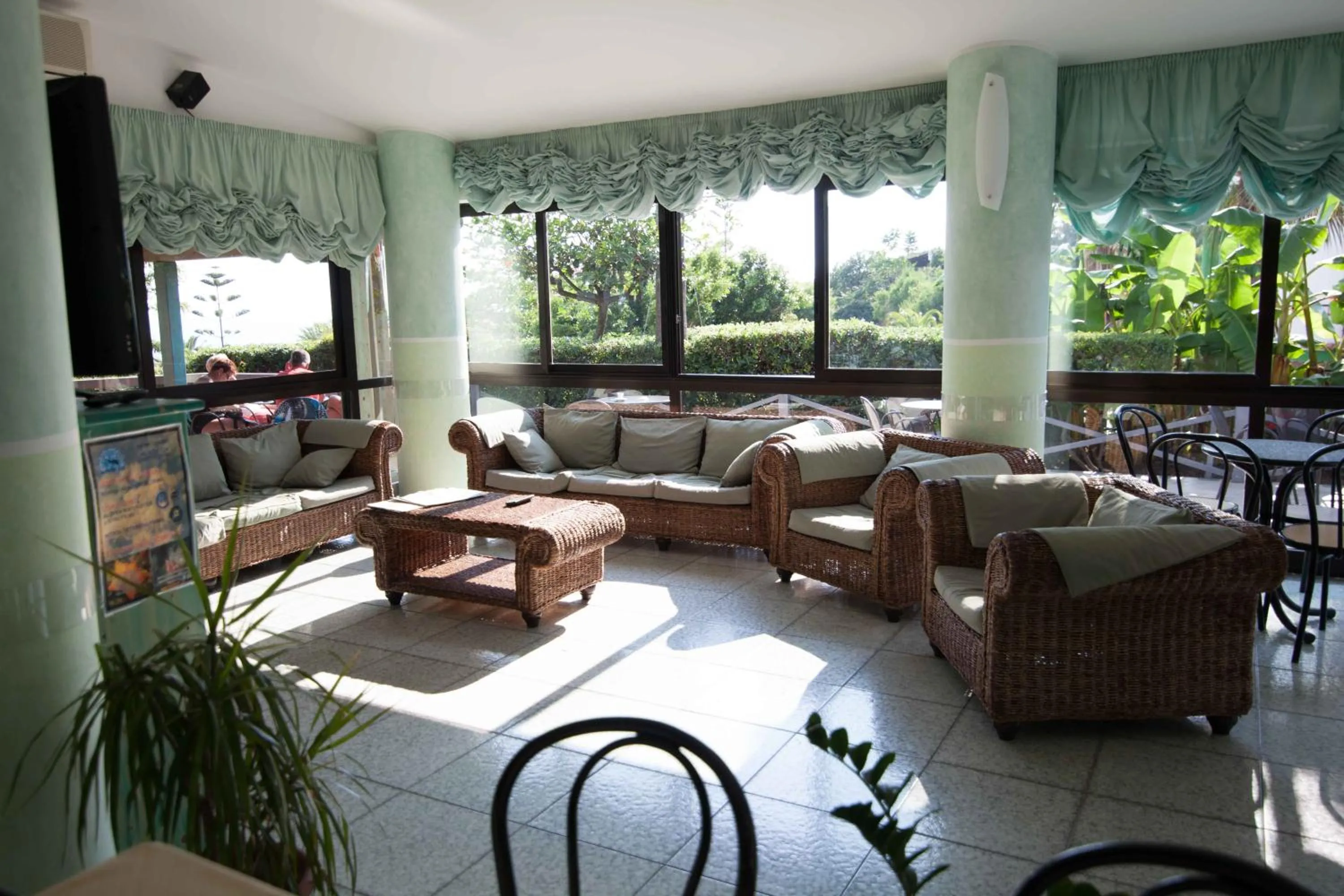 Lobby or reception in Hotel MARINELLA parking wi-fi spiaggia attrezzata