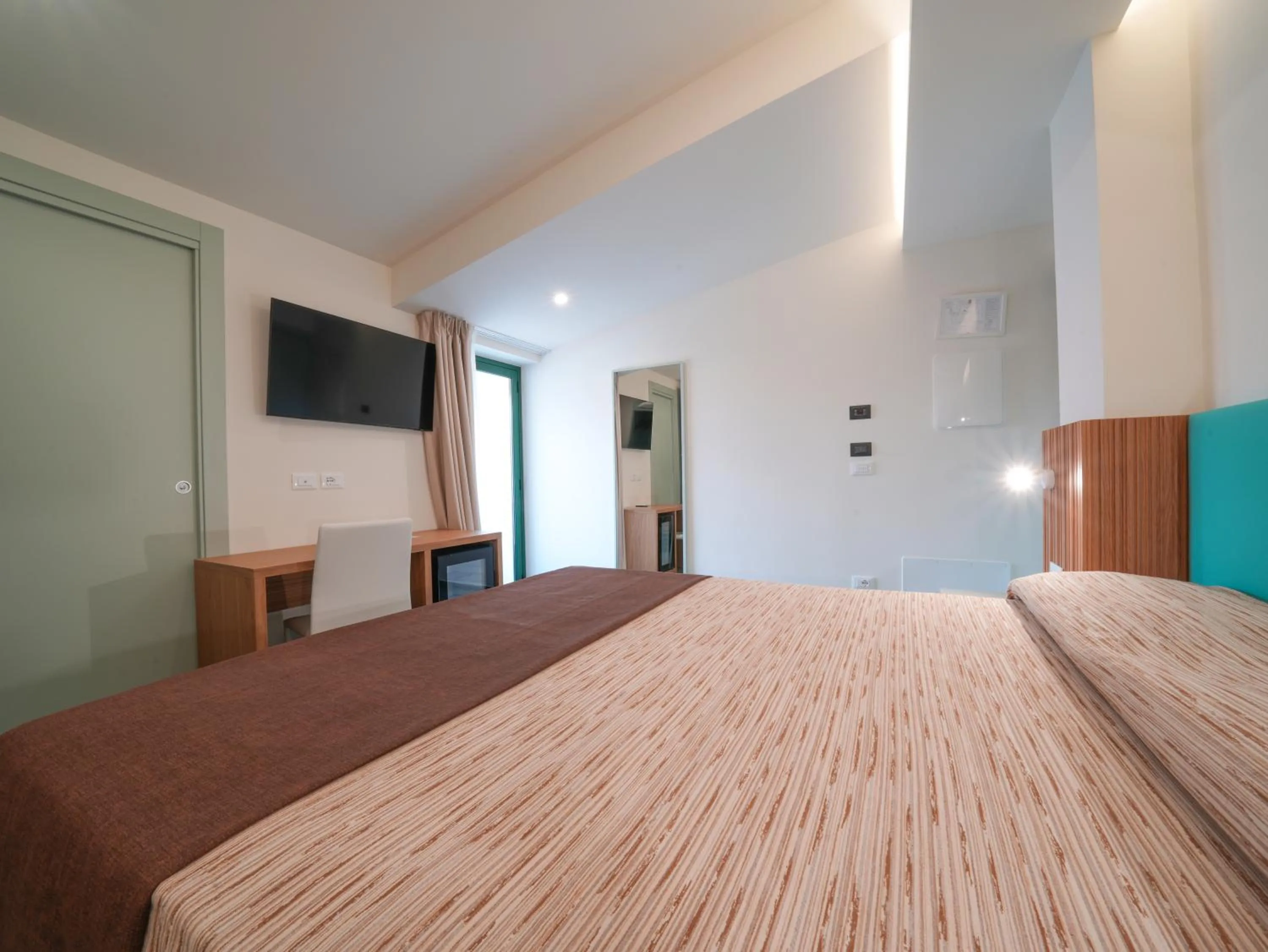 Bed in Hotel MARINELLA parking wi-fi spiaggia attrezzata