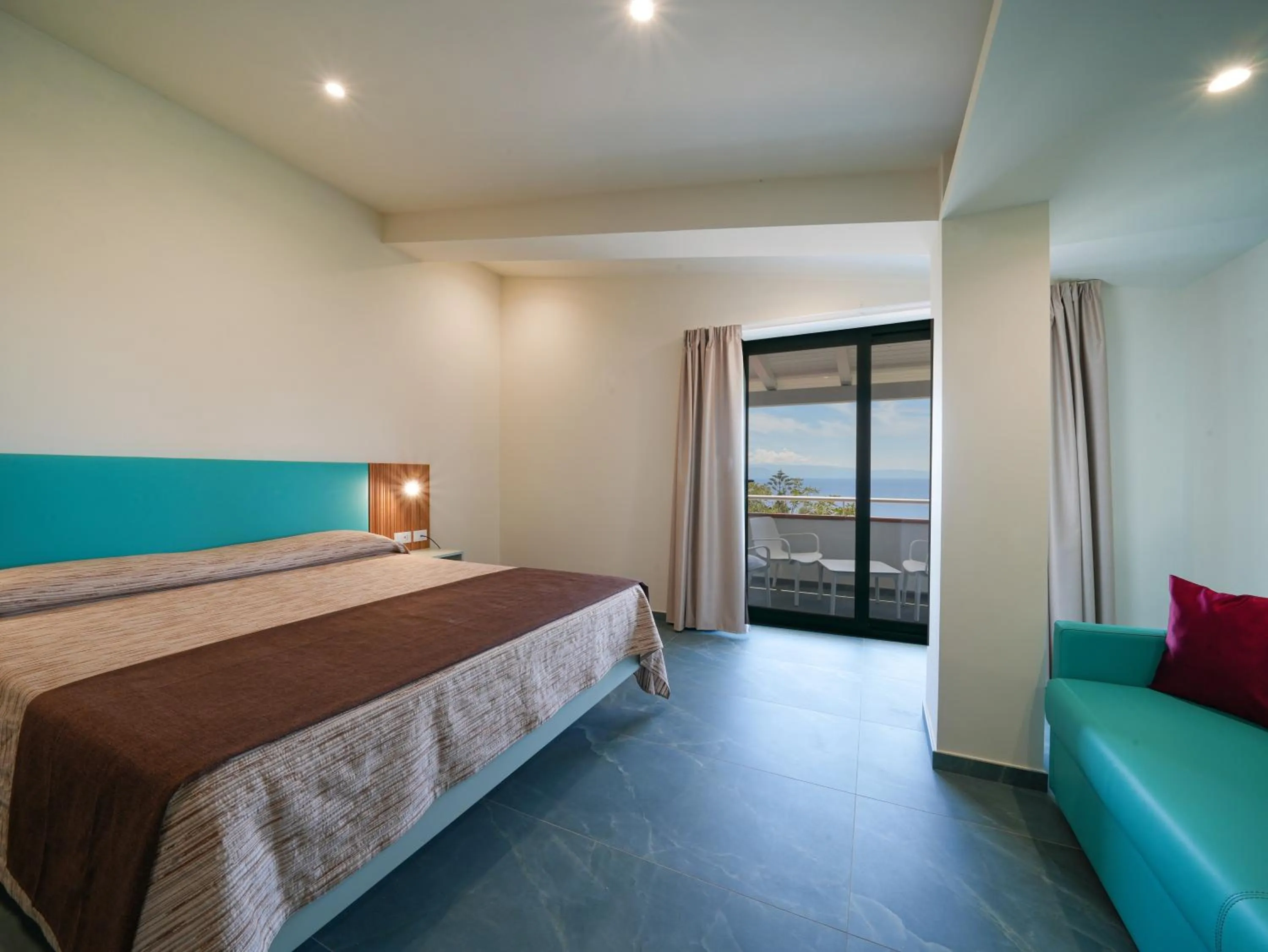 Bed in Hotel MARINELLA parking wi-fi spiaggia attrezzata
