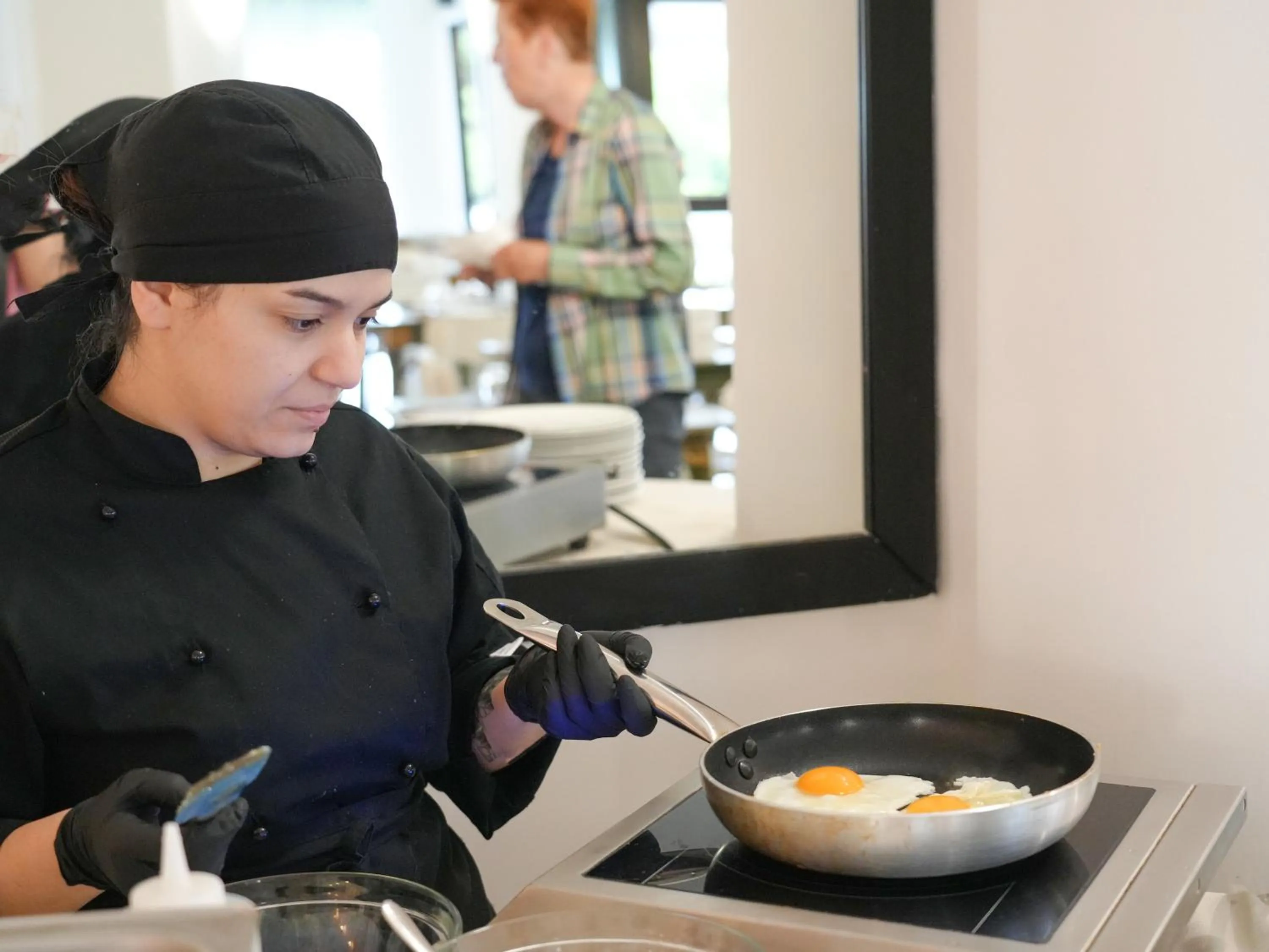 Staff in Hotel MARINELLA parking wi-fi spiaggia attrezzata