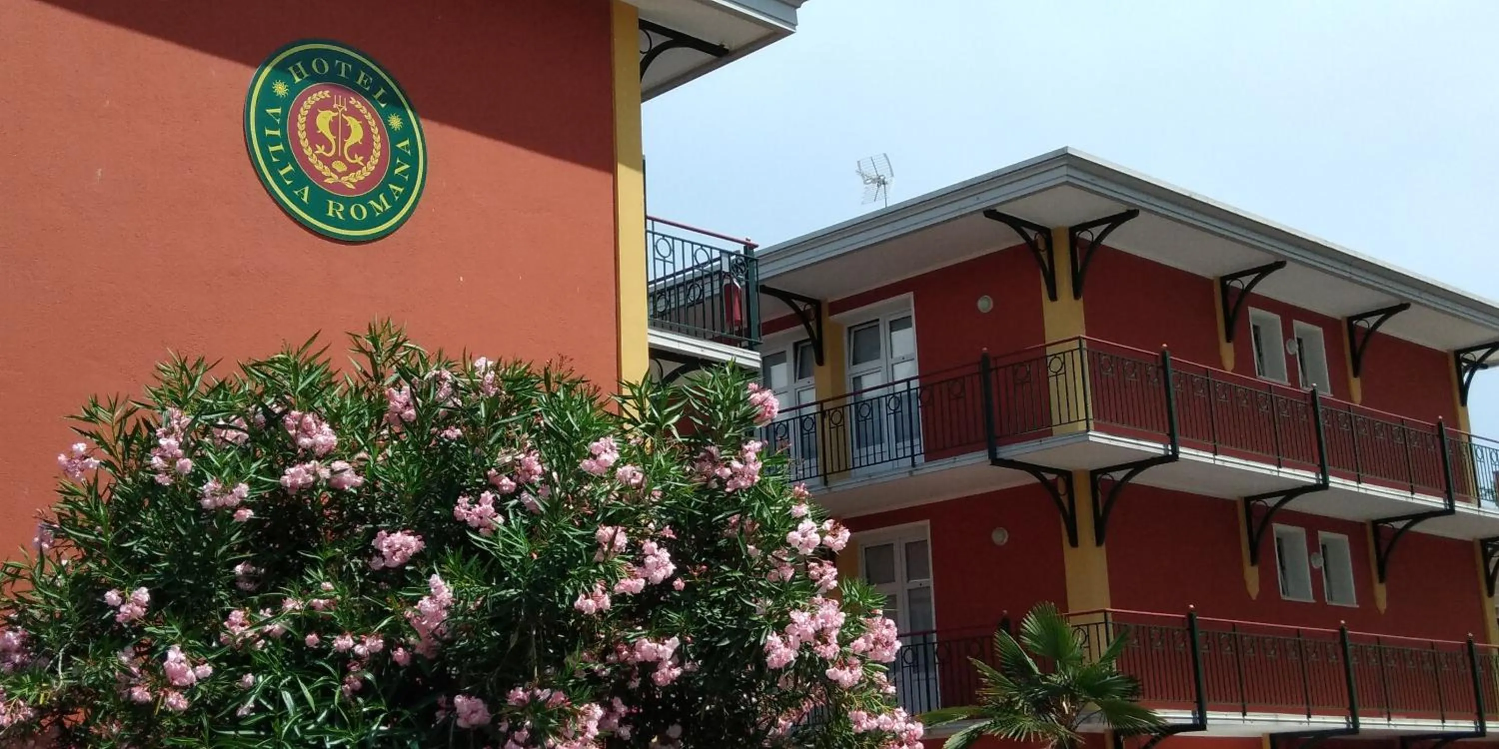 Property building in Villa Romana