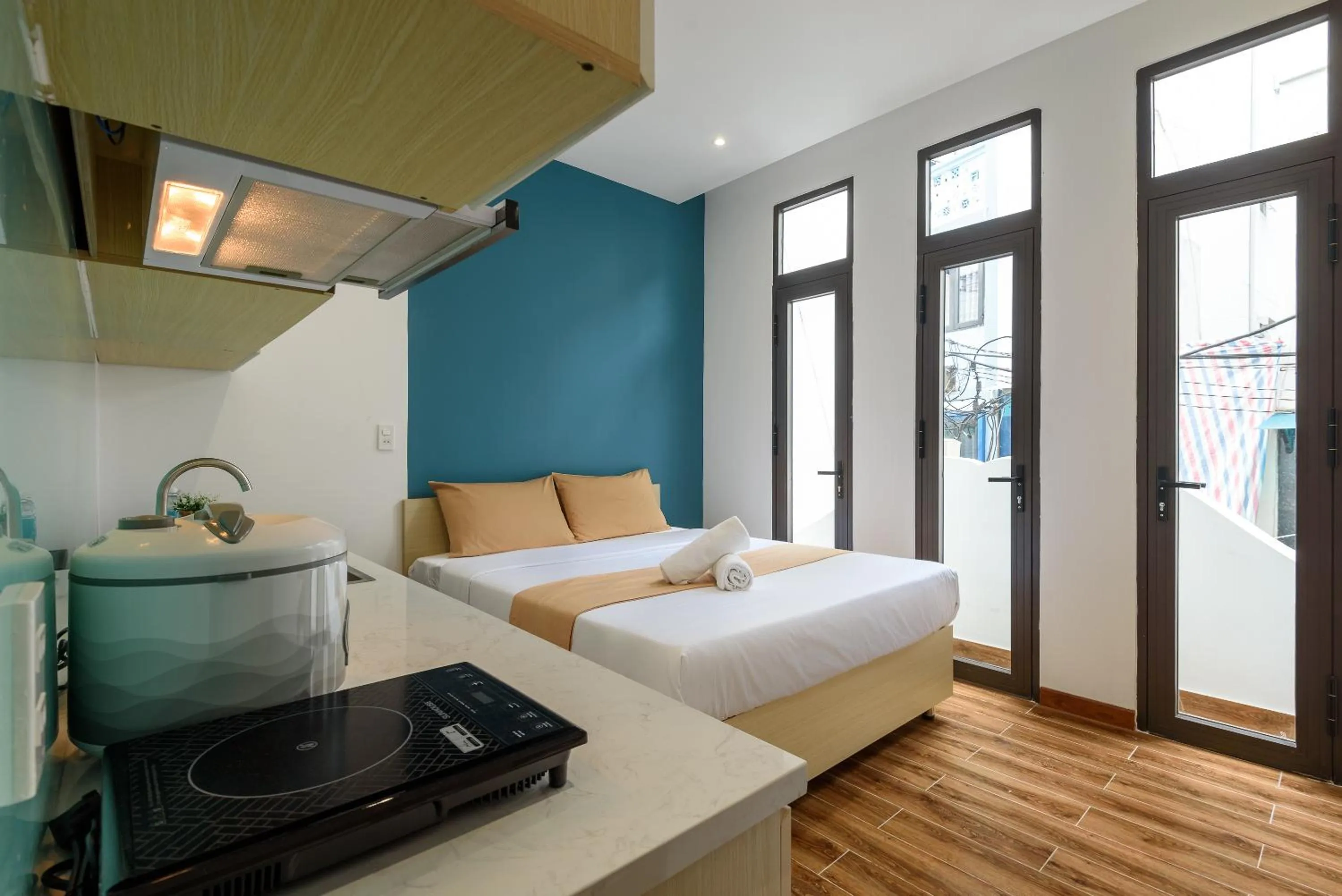 Photo of the whole room, Bed in Cozrum Homes - June Corner