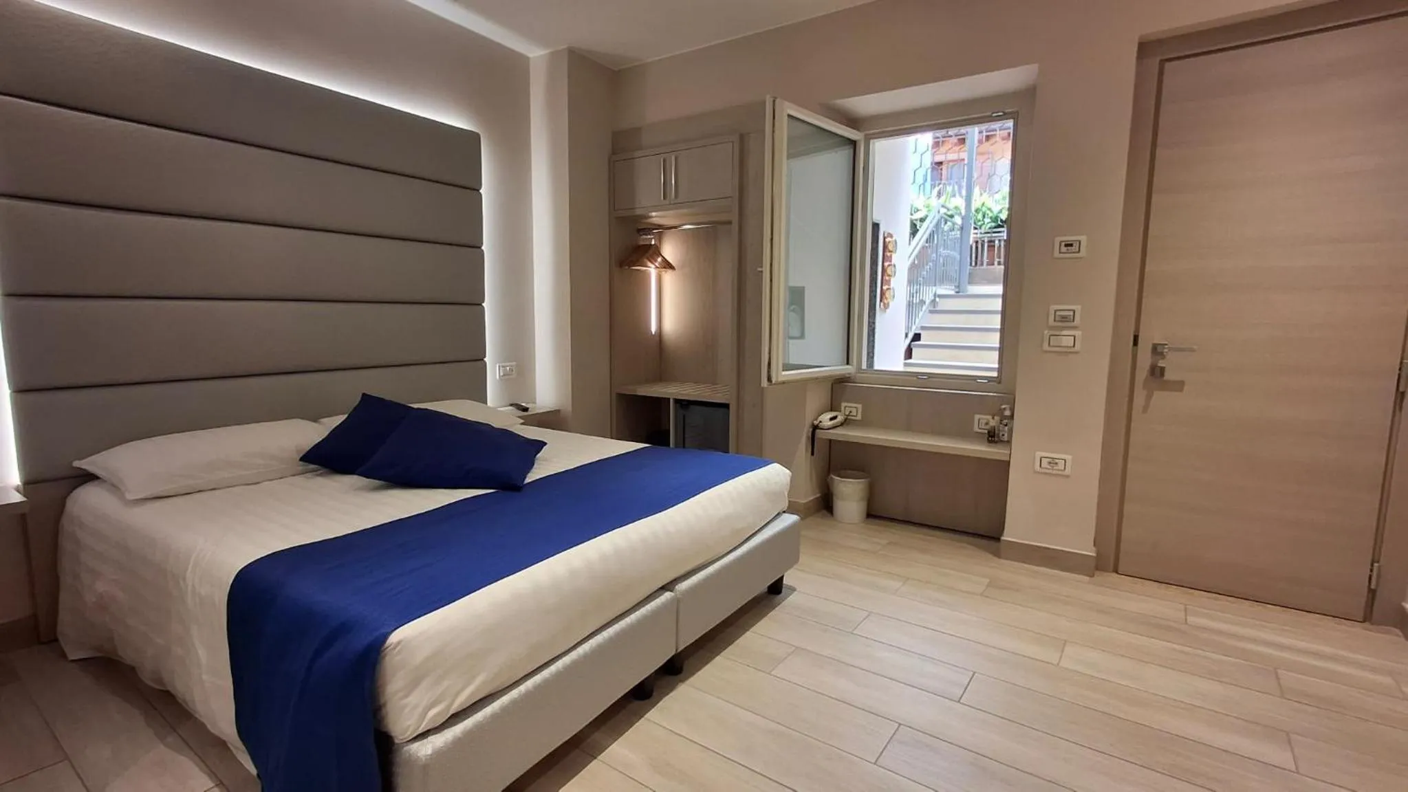 Nearby landmark, Bed in Hotel Danieli La Castellana lago di Garda