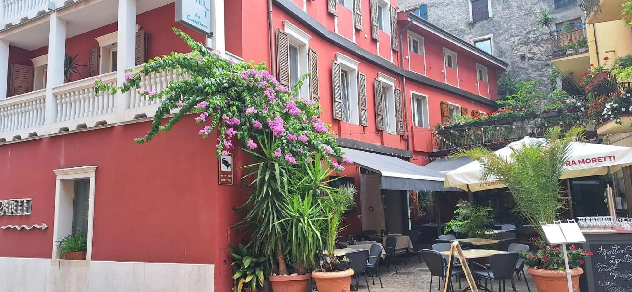 Property building in Hotel Danieli La Castellana lago di Garda