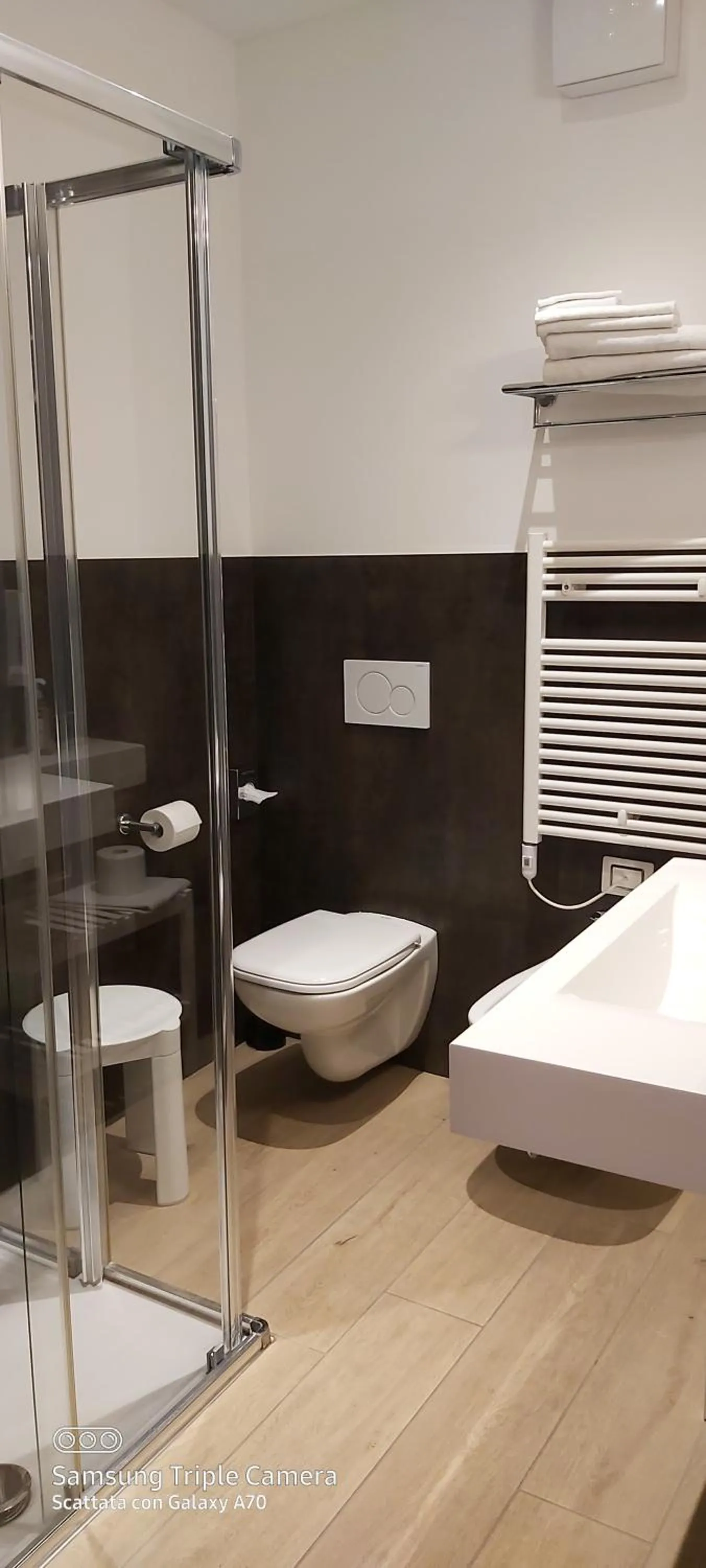 Bathroom in Hotel Danieli La Castellana lago di Garda