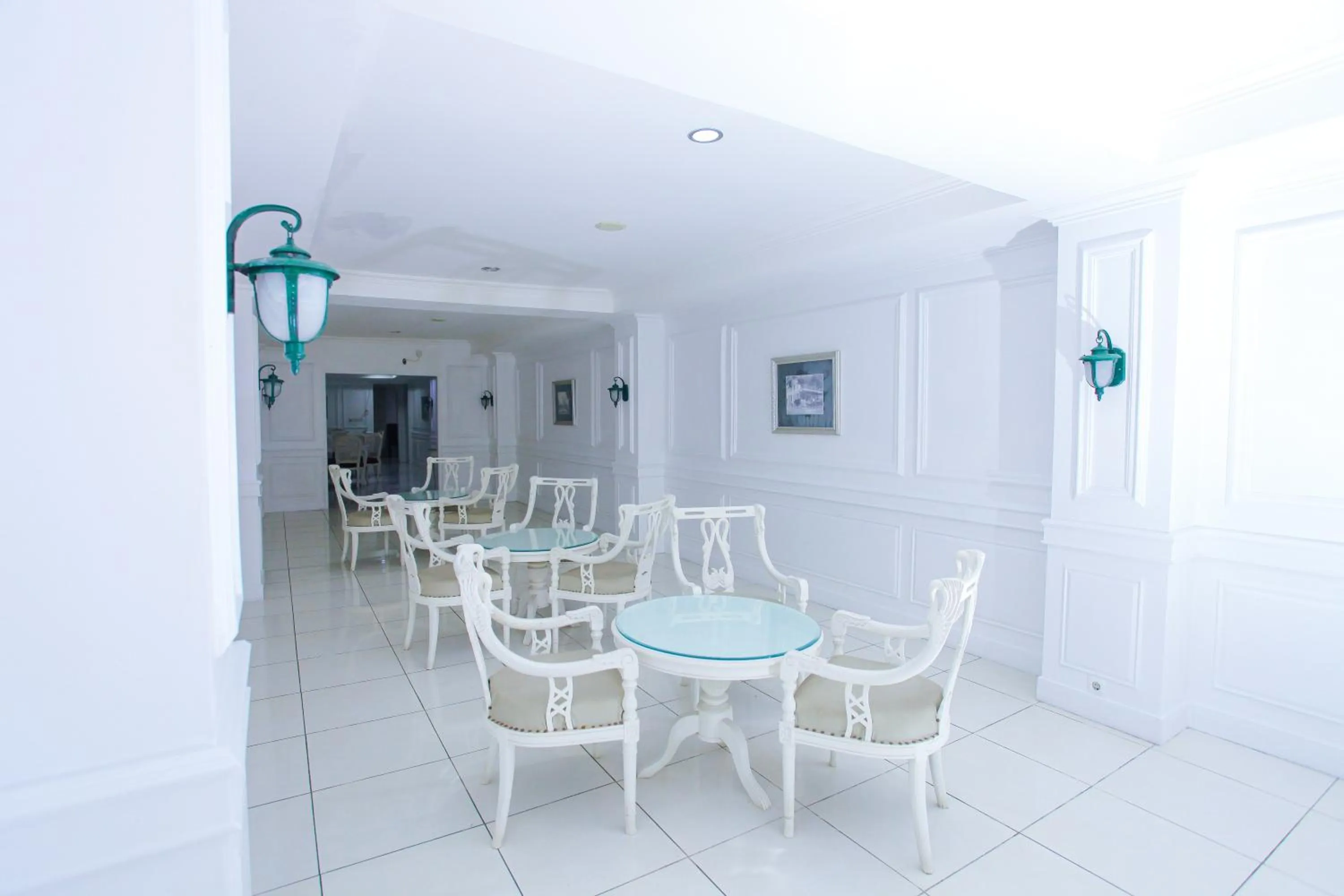 The Djakarta Anandita Syariah Hotel