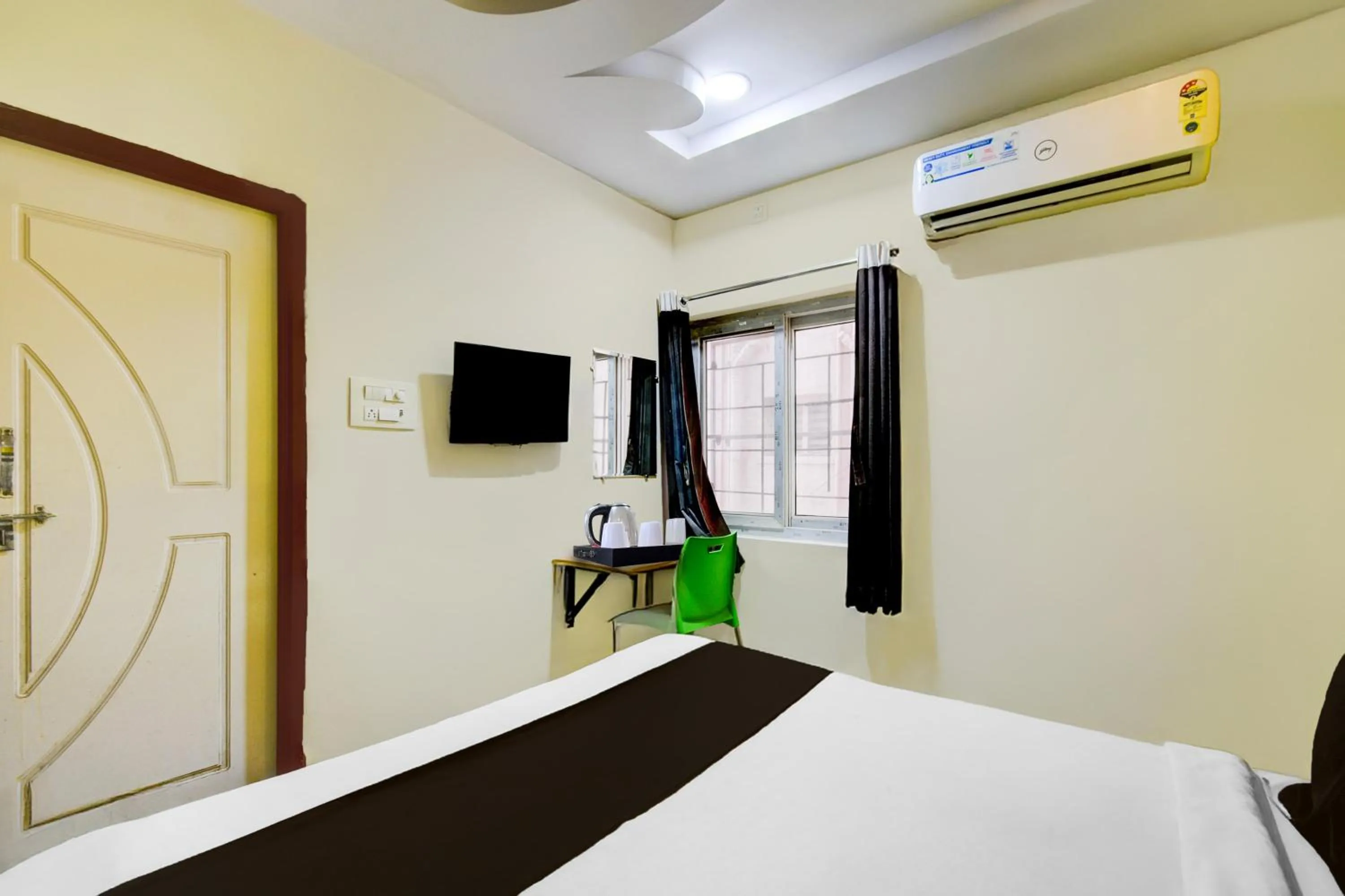 Bedroom, Bed in Super Collection O Gachibowli