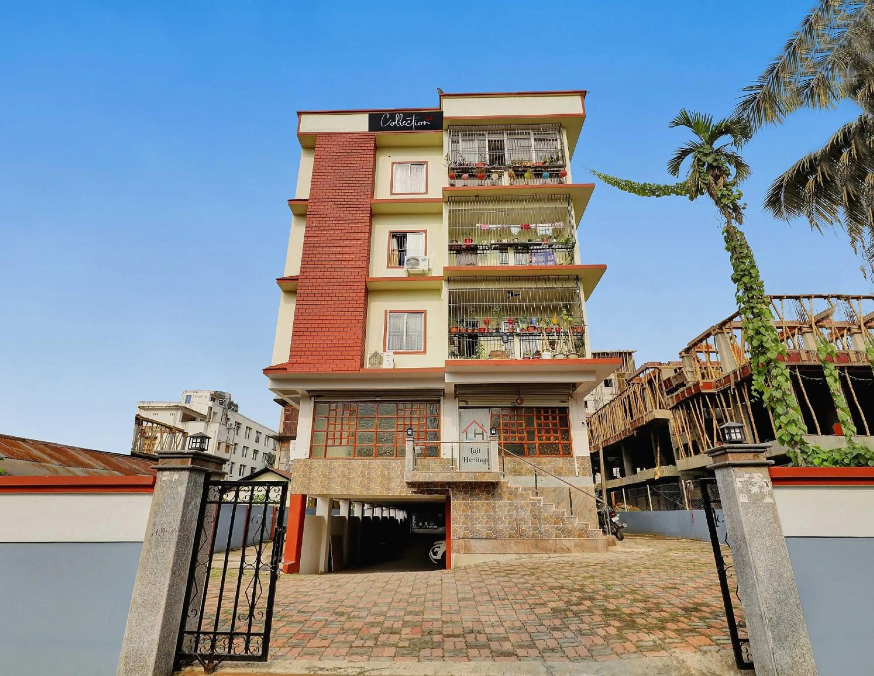 Facade/entrance in Super Collection O Luit Heritage