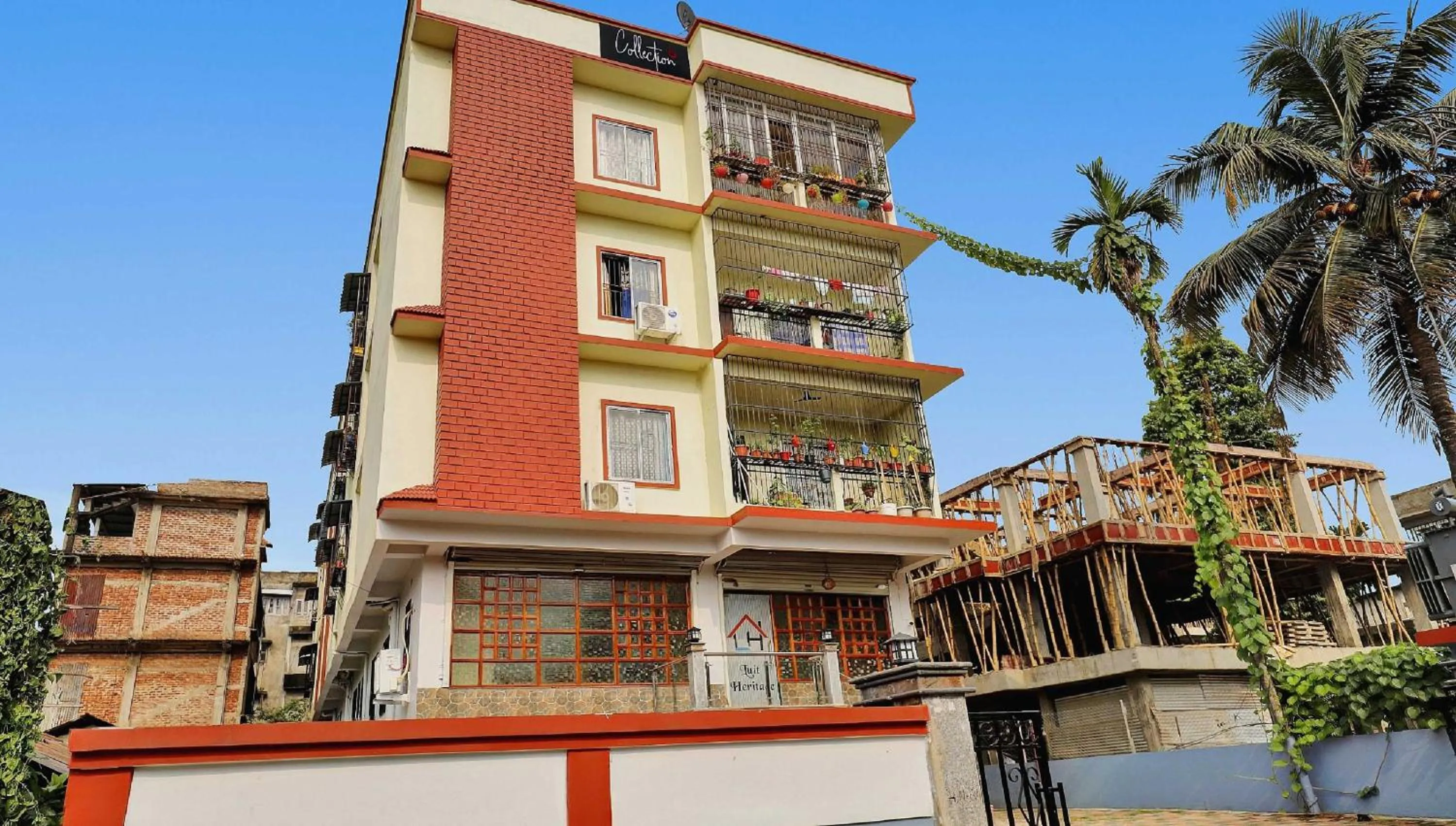 Facade/entrance in Super Collection O Luit Heritage