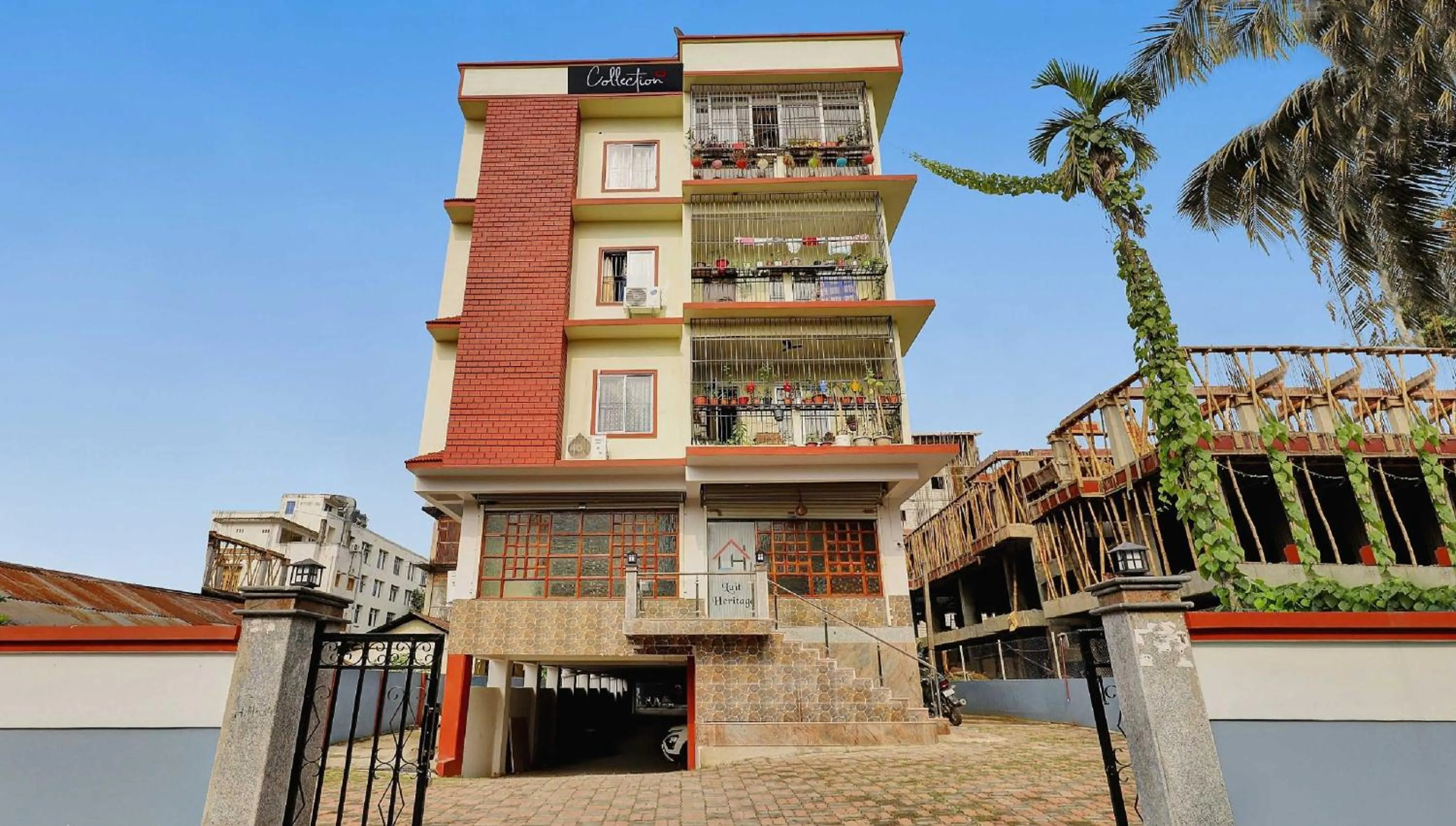 Facade/entrance in Super Collection O Luit Heritage