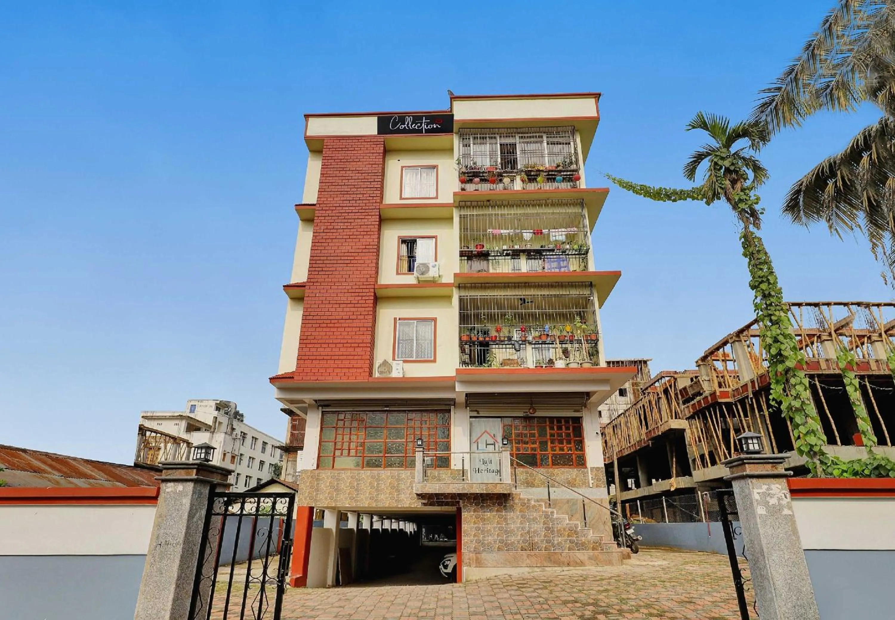 Facade/entrance in Super Collection O Luit Heritage