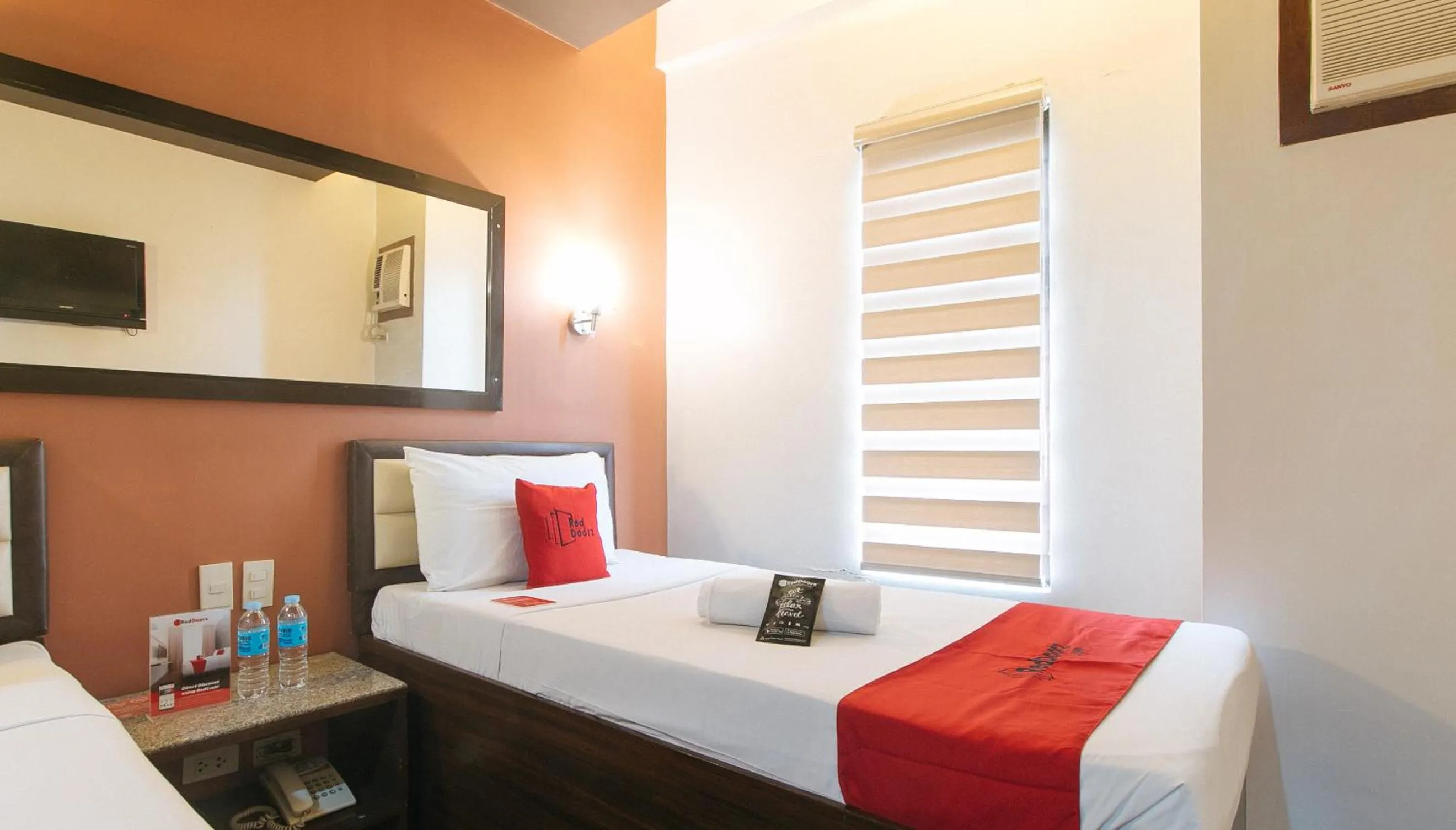 Bed in RedDoorz @ Express Inn Lapu Lapu