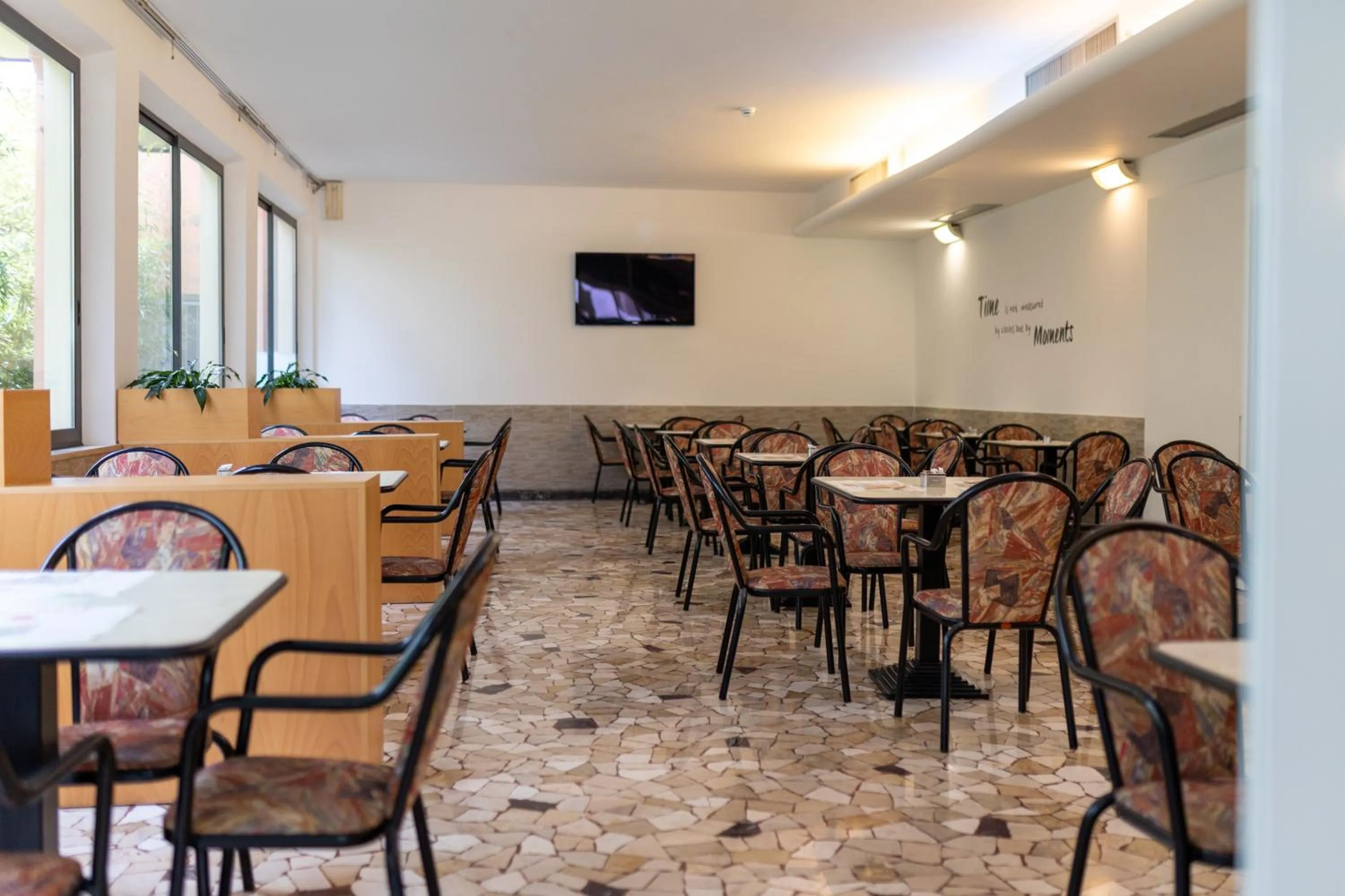 Restaurant/places to eat in Hotel Villa Merope
