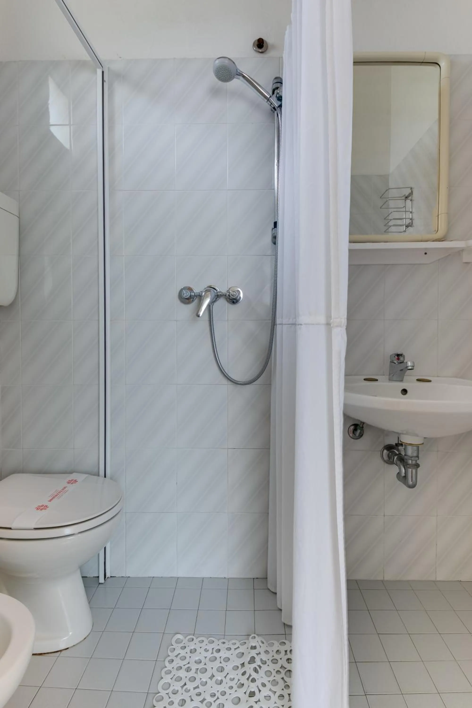 Shower in Hotel Villa Merope