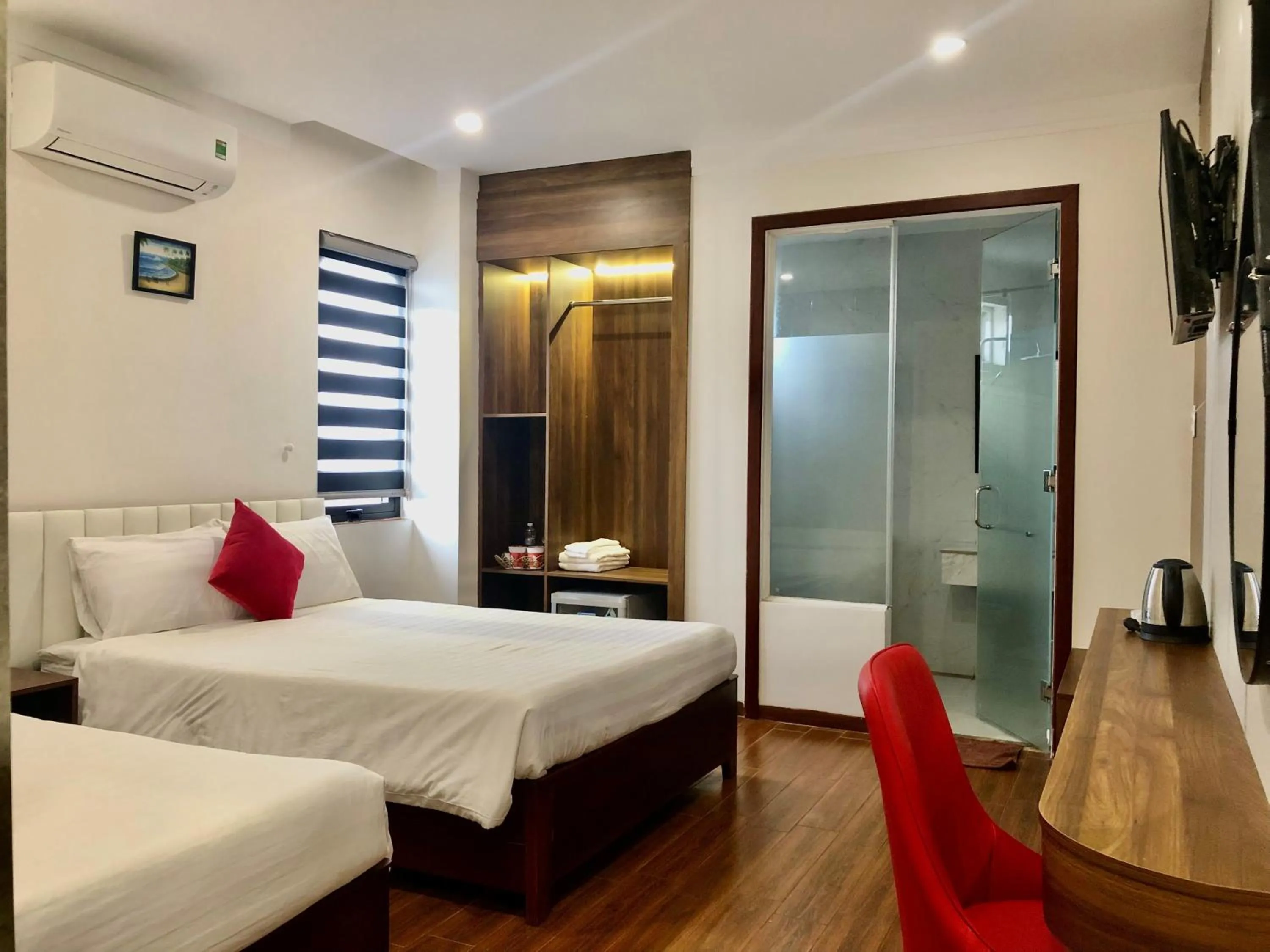 Living room, Bed in Le Centre Pleiku Hotel