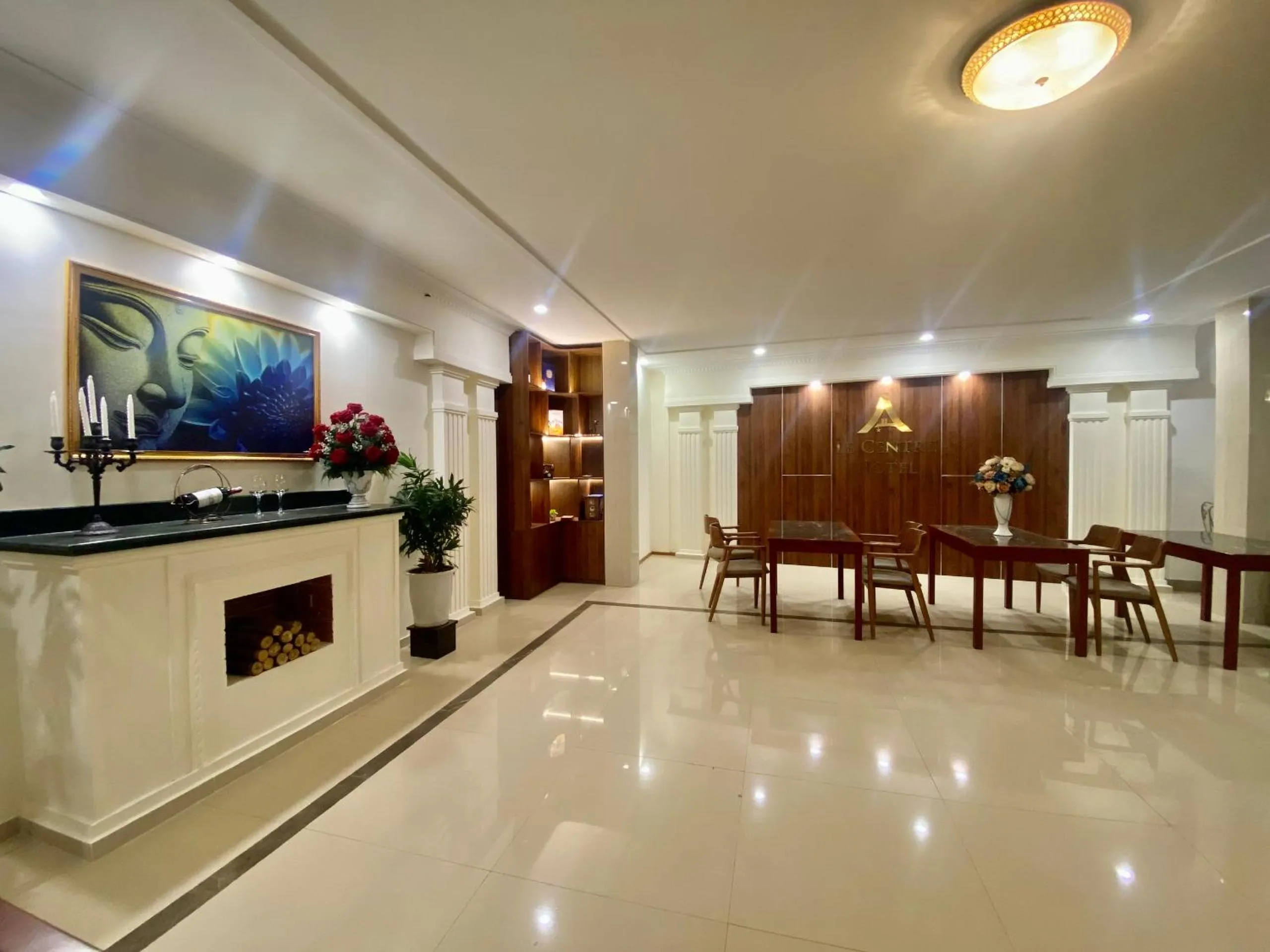 TV and multimedia in Le Centre Pleiku Hotel