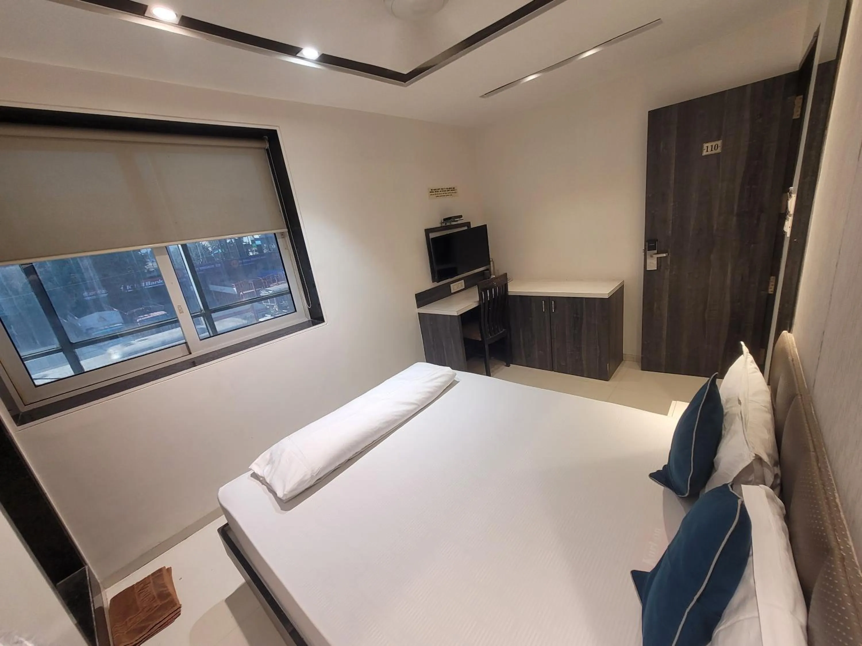 Bed in Hotel Heritage - Near Trade Center, Visa Consulate BKC