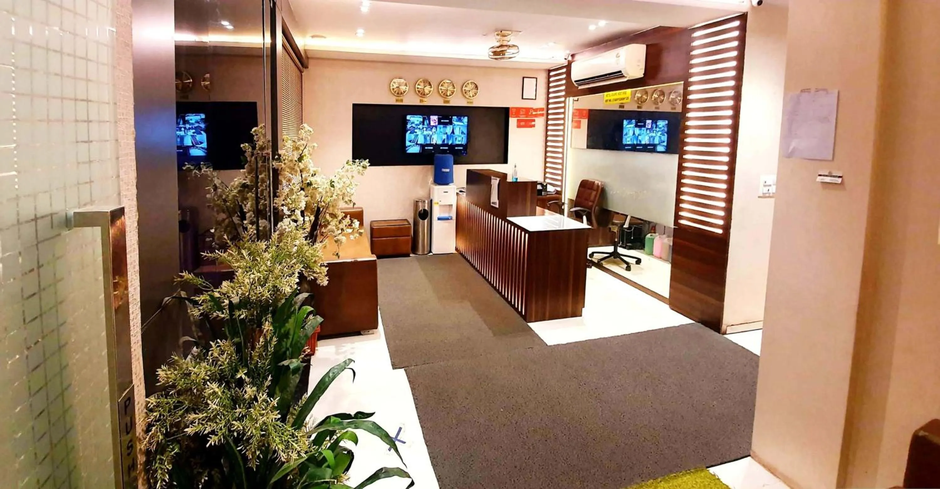 Lobby or reception in Hotel Heritage - Near Trade Center, Visa Consulate BKC
