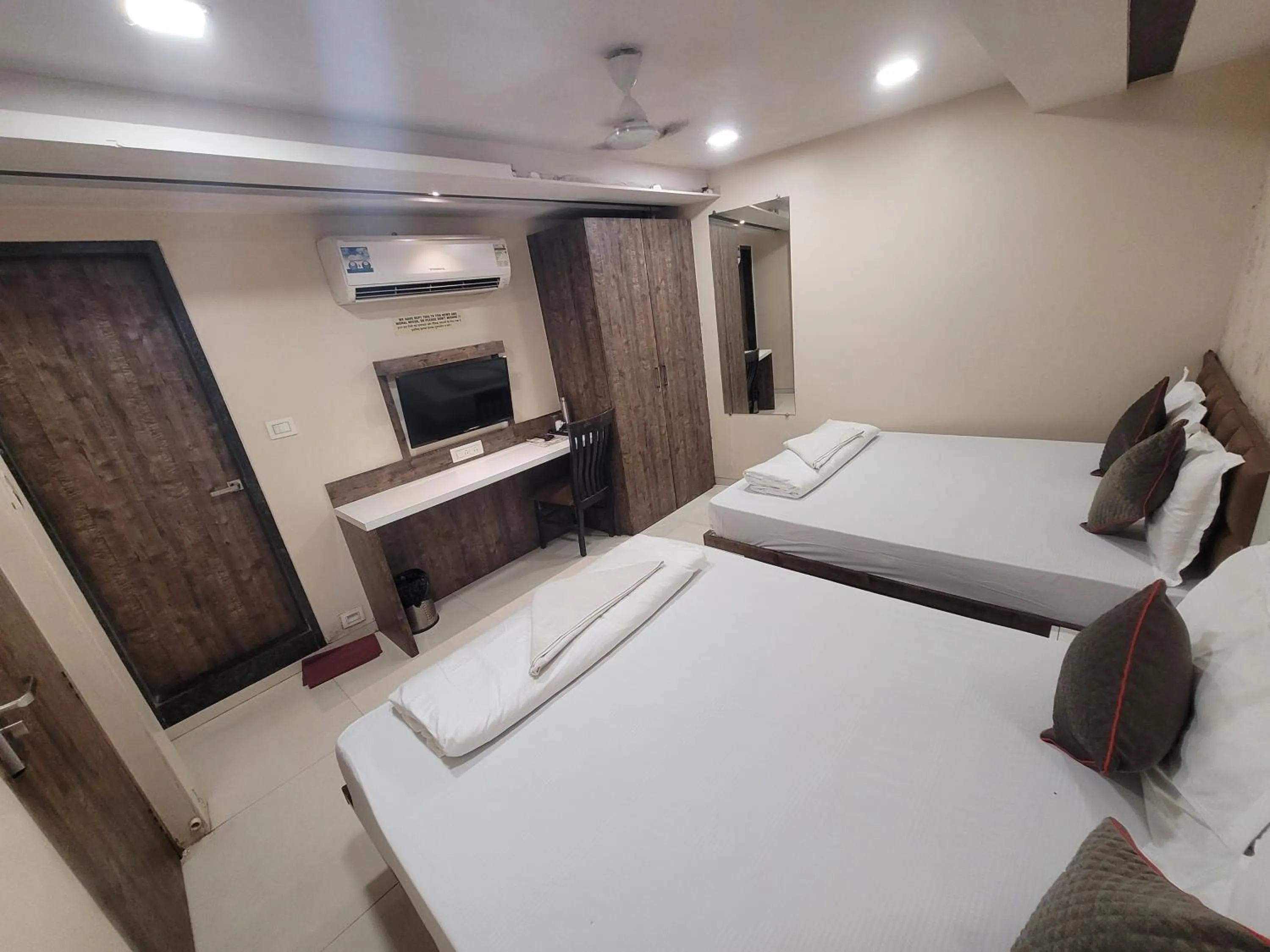 Bed in Hotel Heritage - Near Trade Center, Visa Consulate BKC