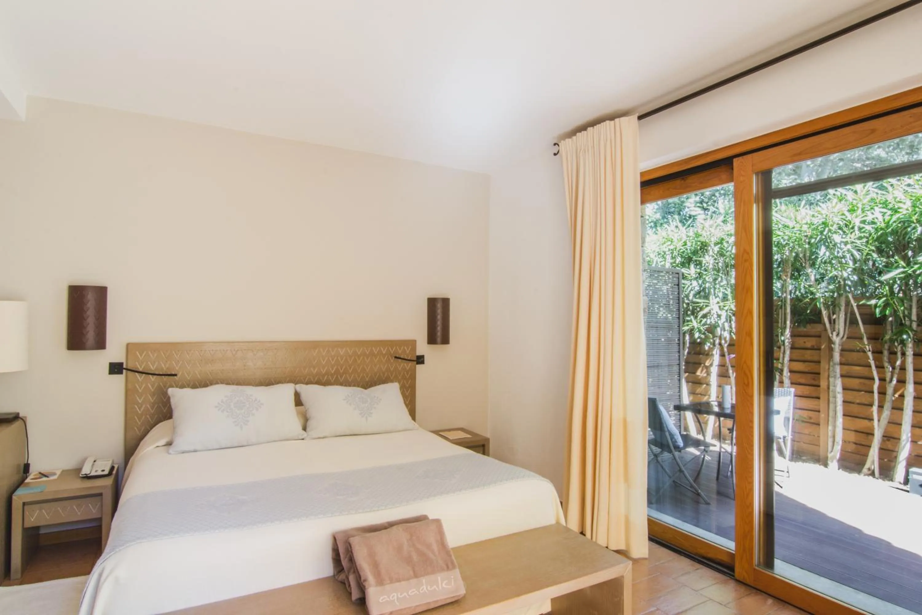 Bed in Hotel Aquadulci