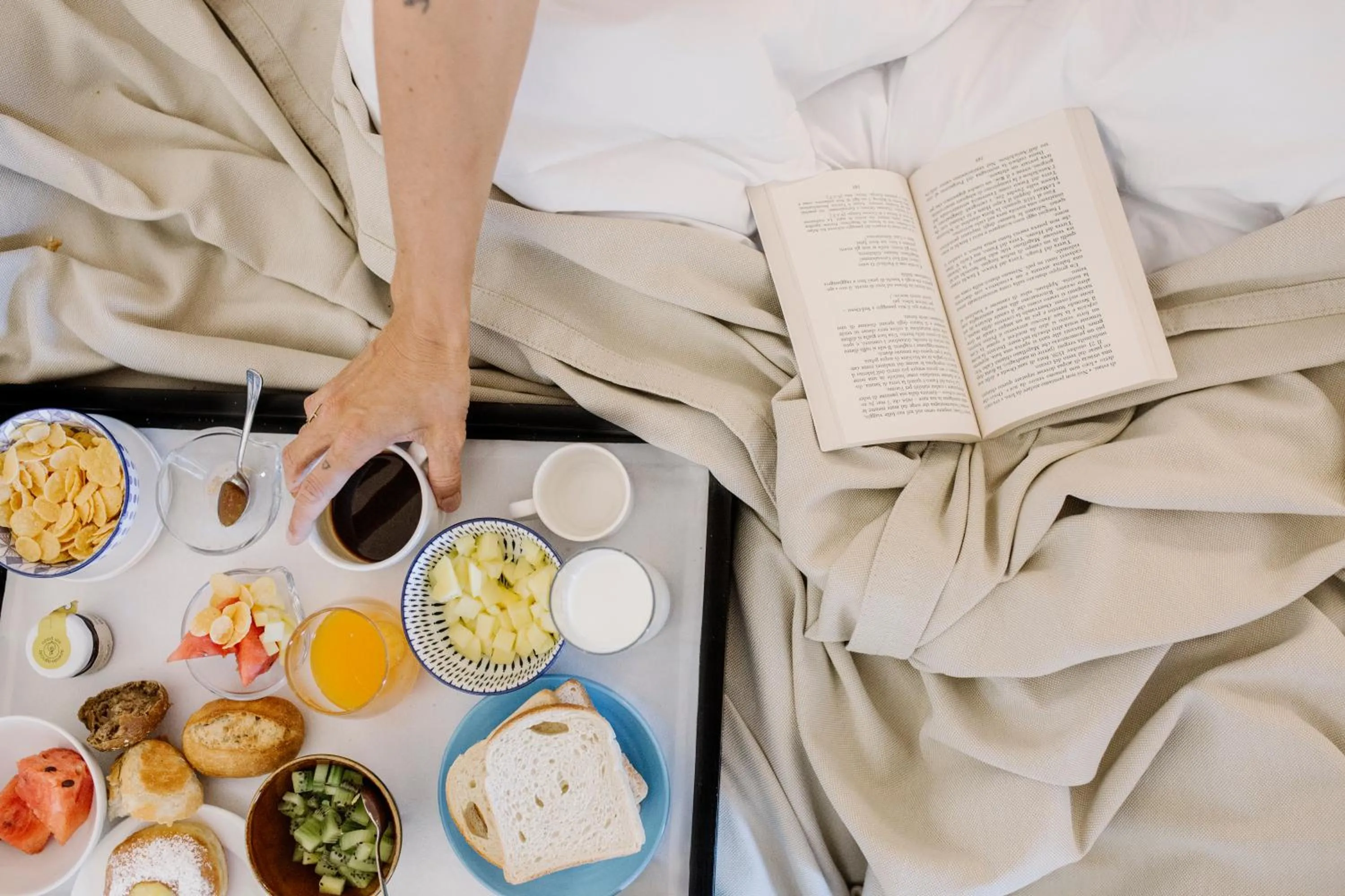 Breakfast, Bed in Hotel Aquadulci