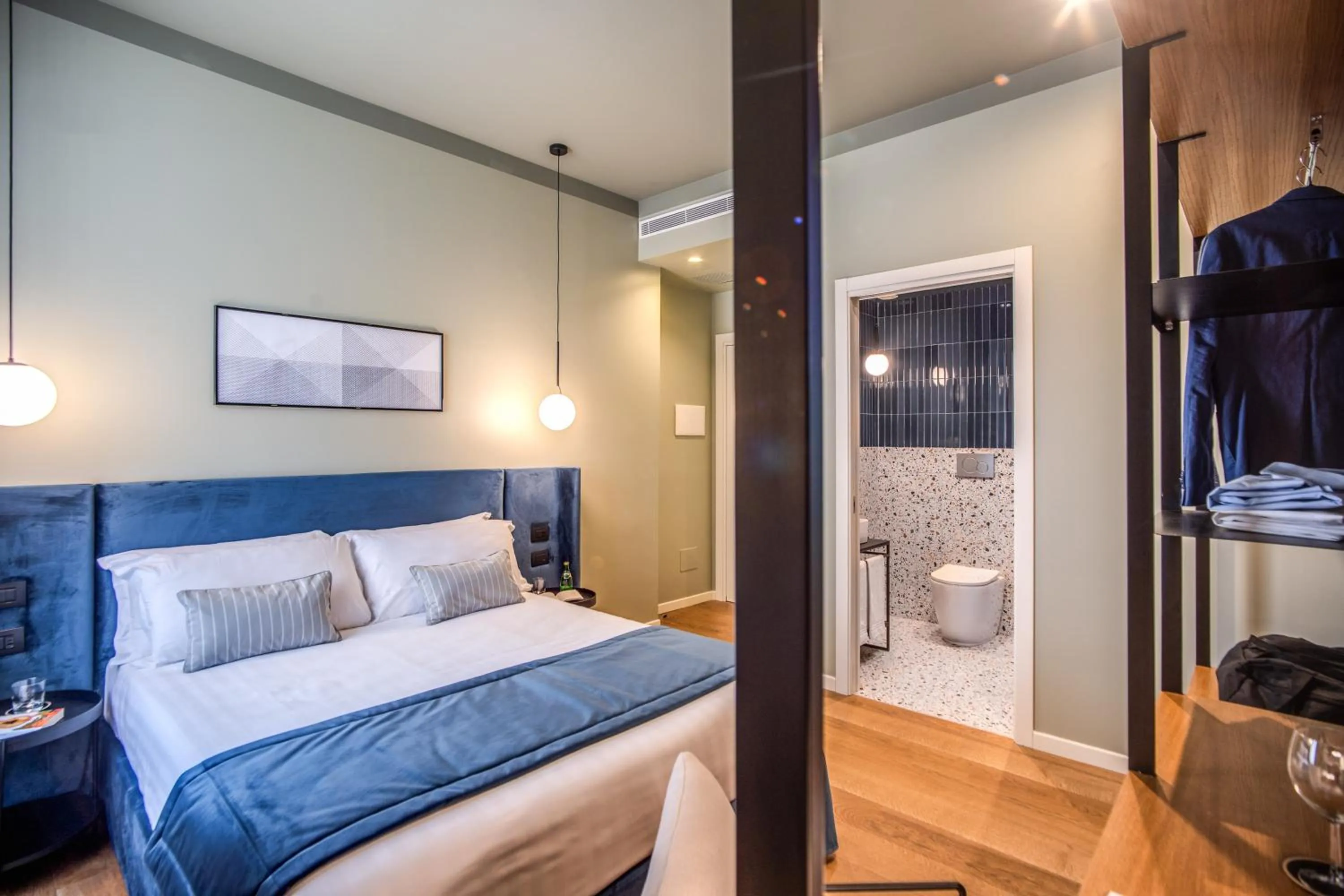 Photo of the whole room, Bed in Sheva Boutique Hotel