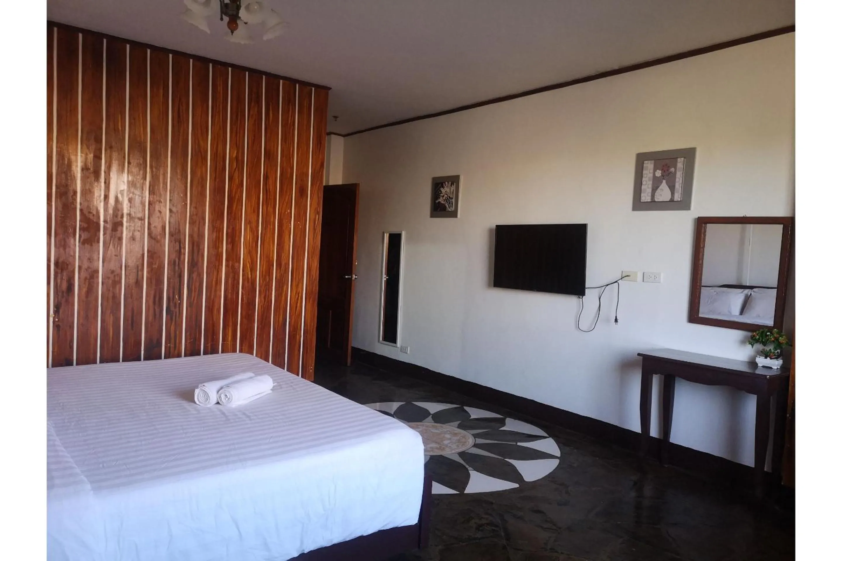 Bedroom in OYO 880 Flores De Musa Inn