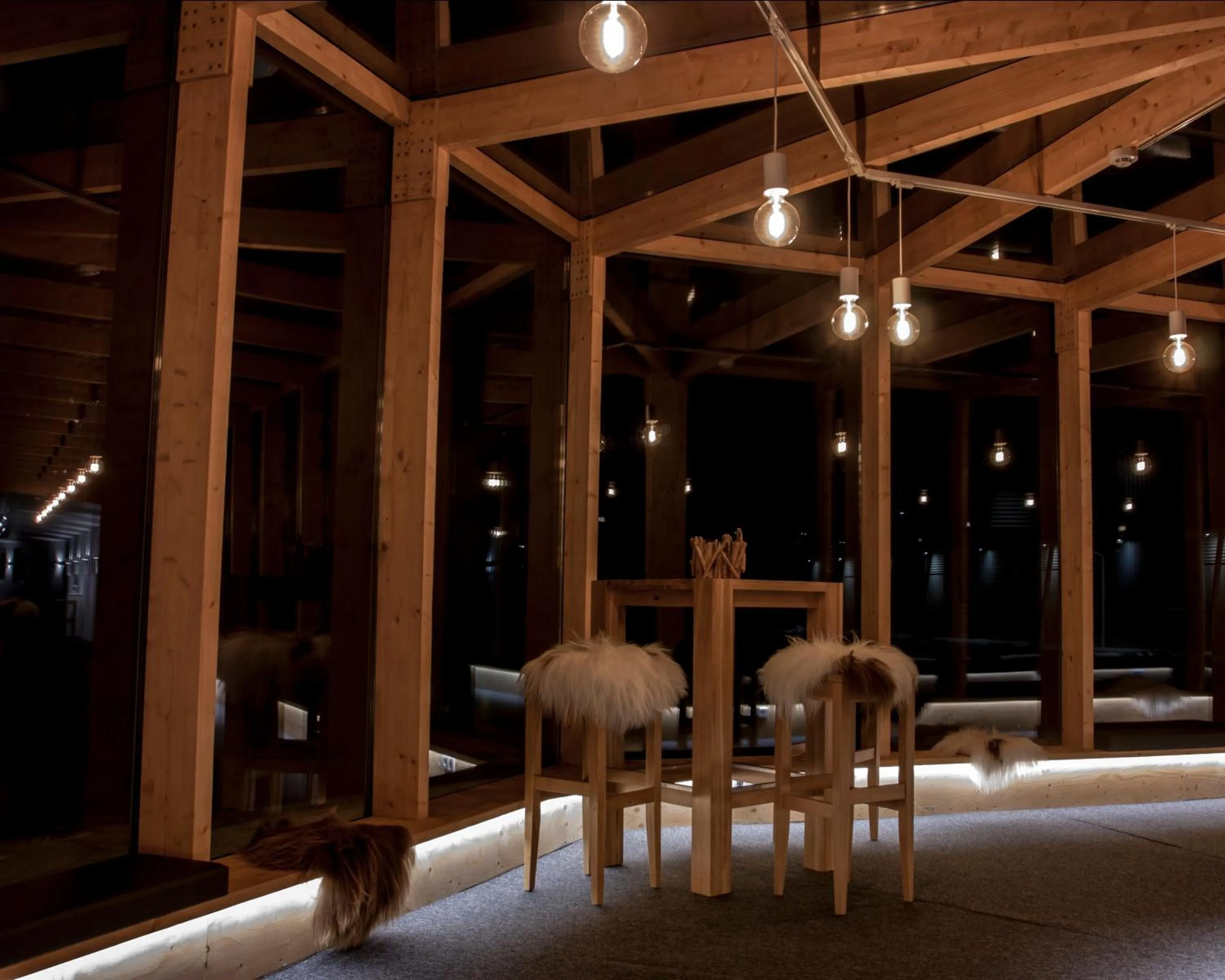 Restaurant/places to eat in Stracta Hotel