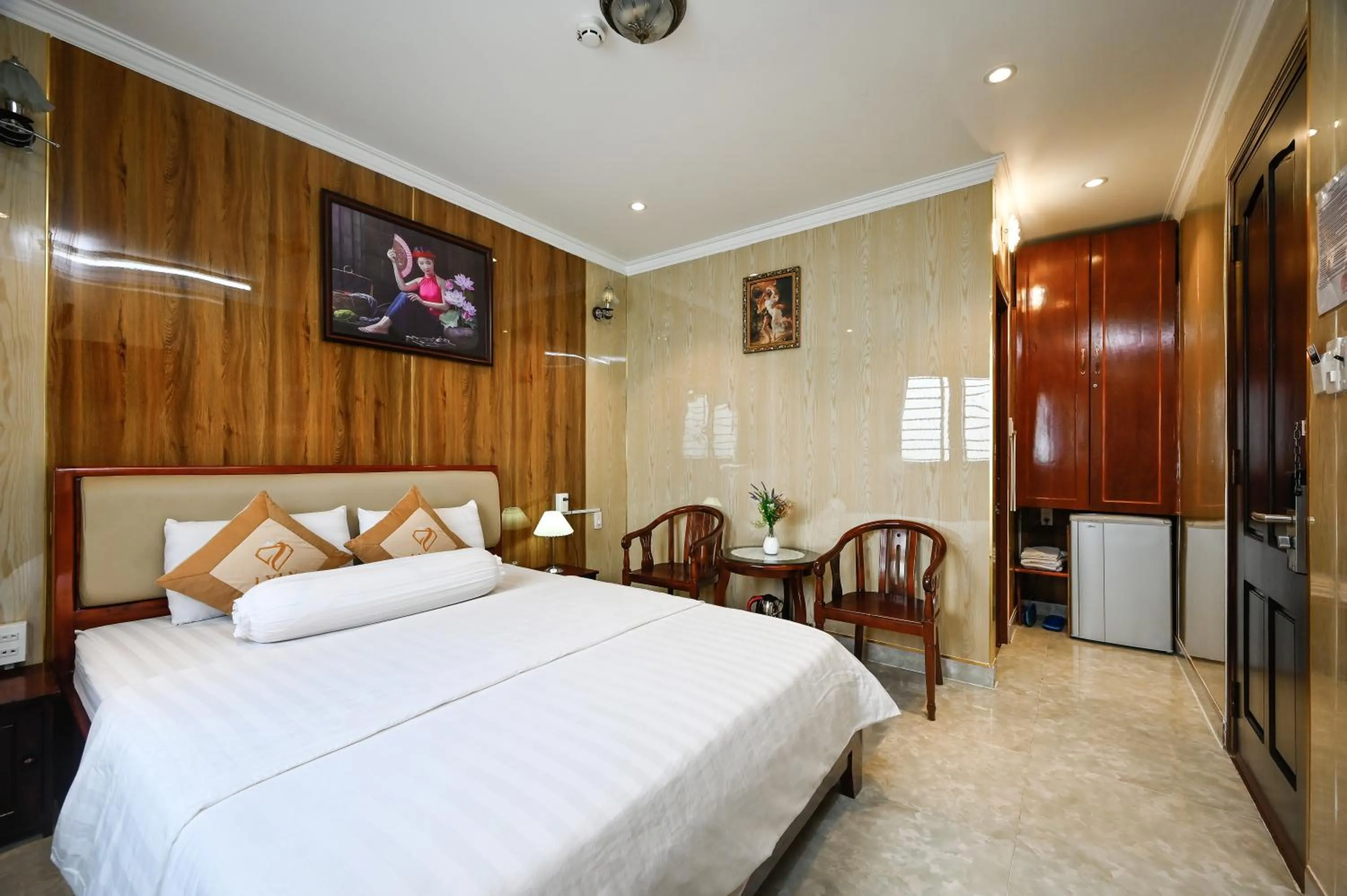 Photo of the whole room, Bed in Ly Ly Hotel