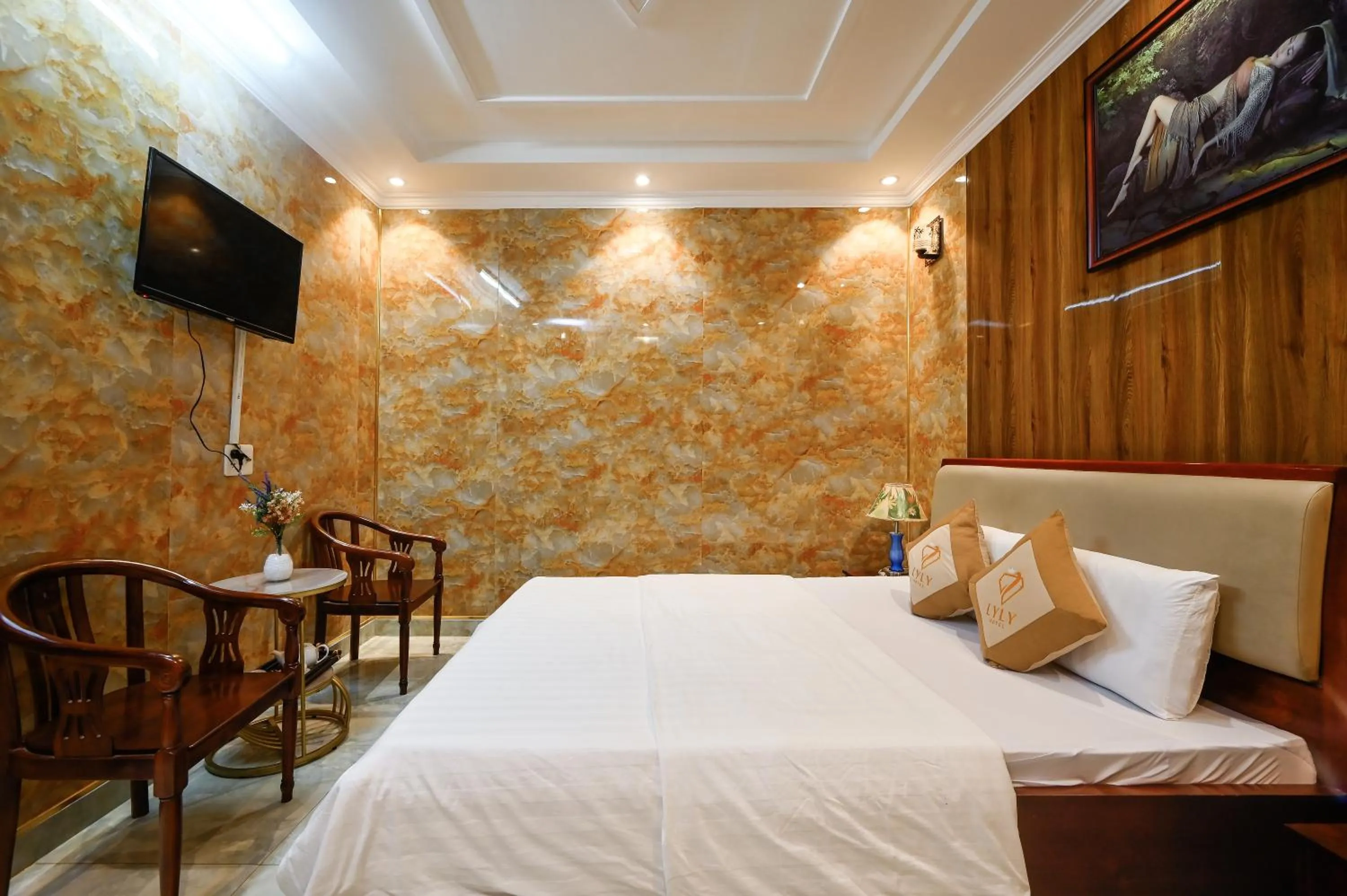 Photo of the whole room, Bed in Ly Ly Hotel