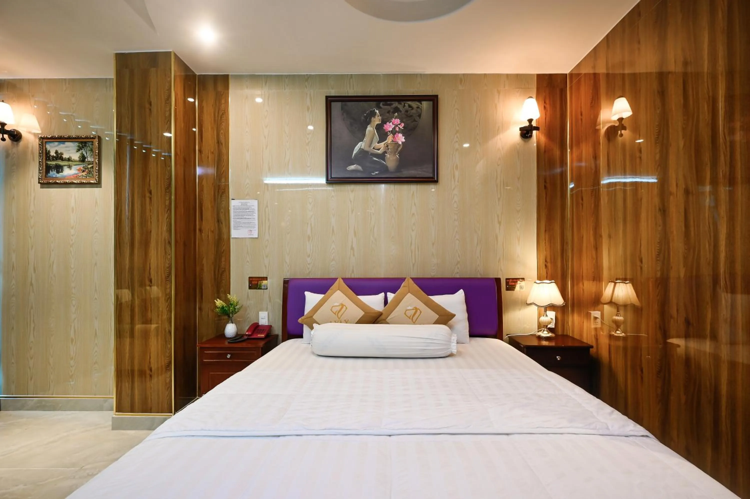 Photo of the whole room, Bed in Ly Ly Hotel