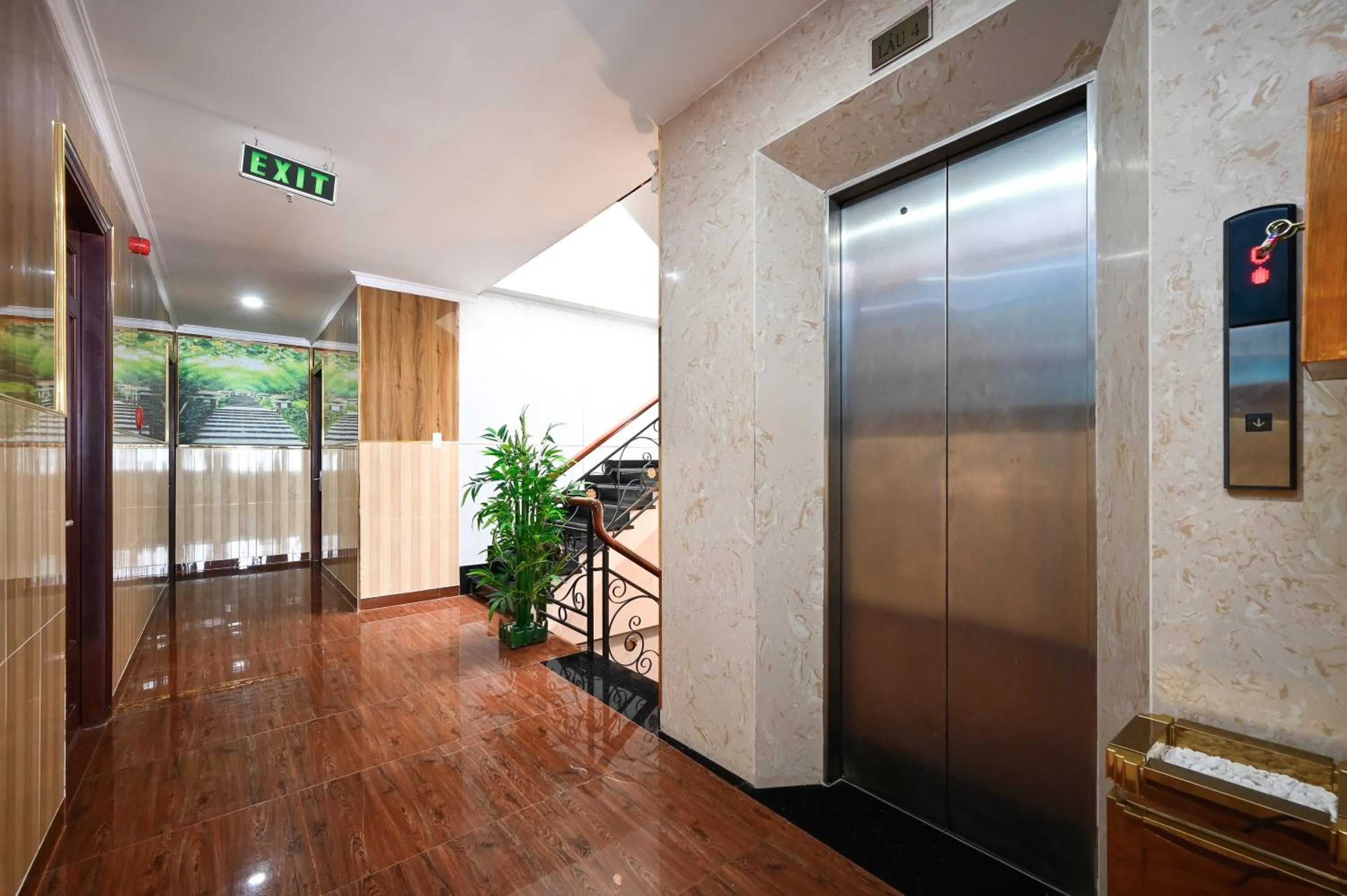 elevator in Ly Ly Hotel