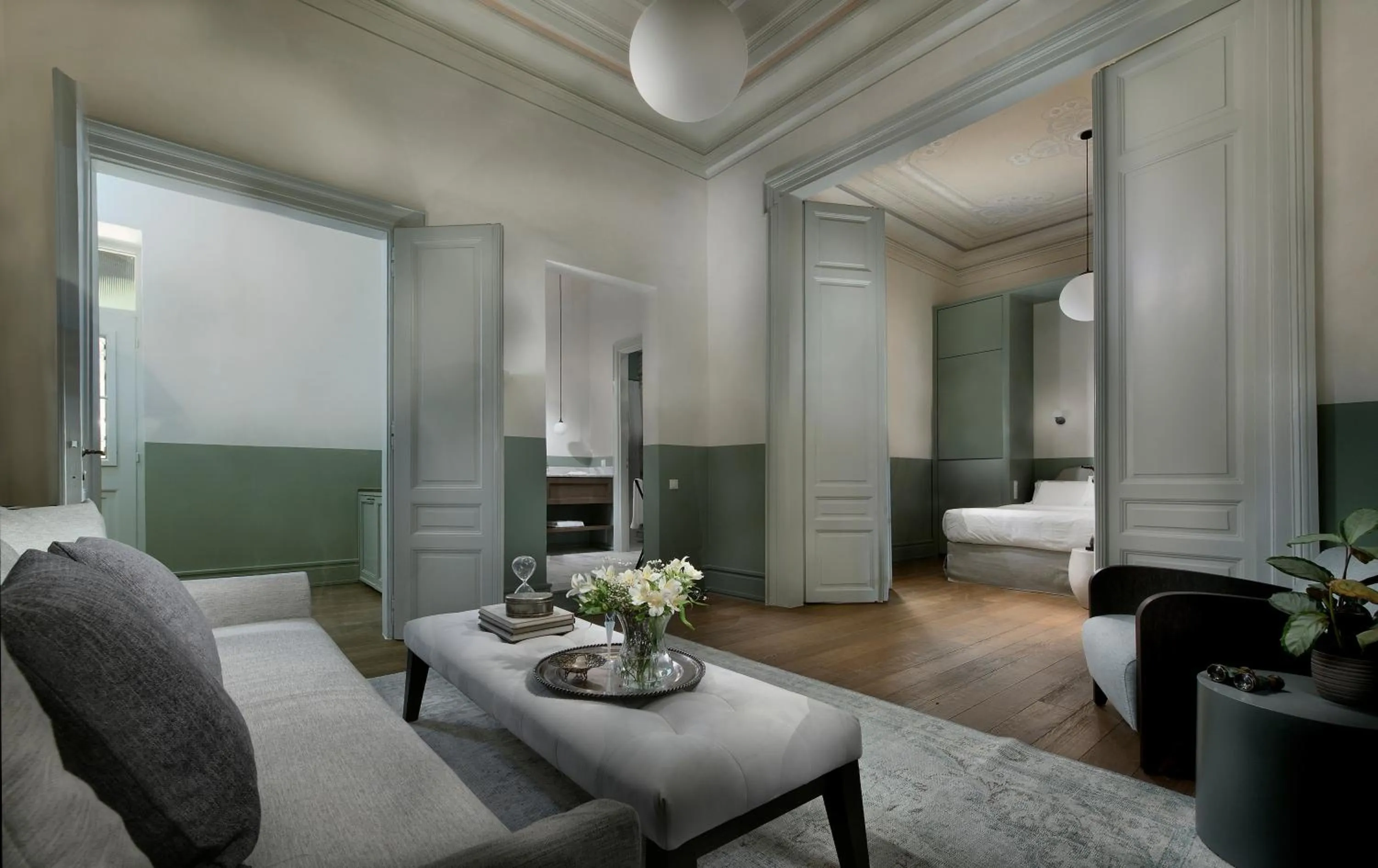 Seating area, Bed in ATHINAIDOS QUARTERS by K&K