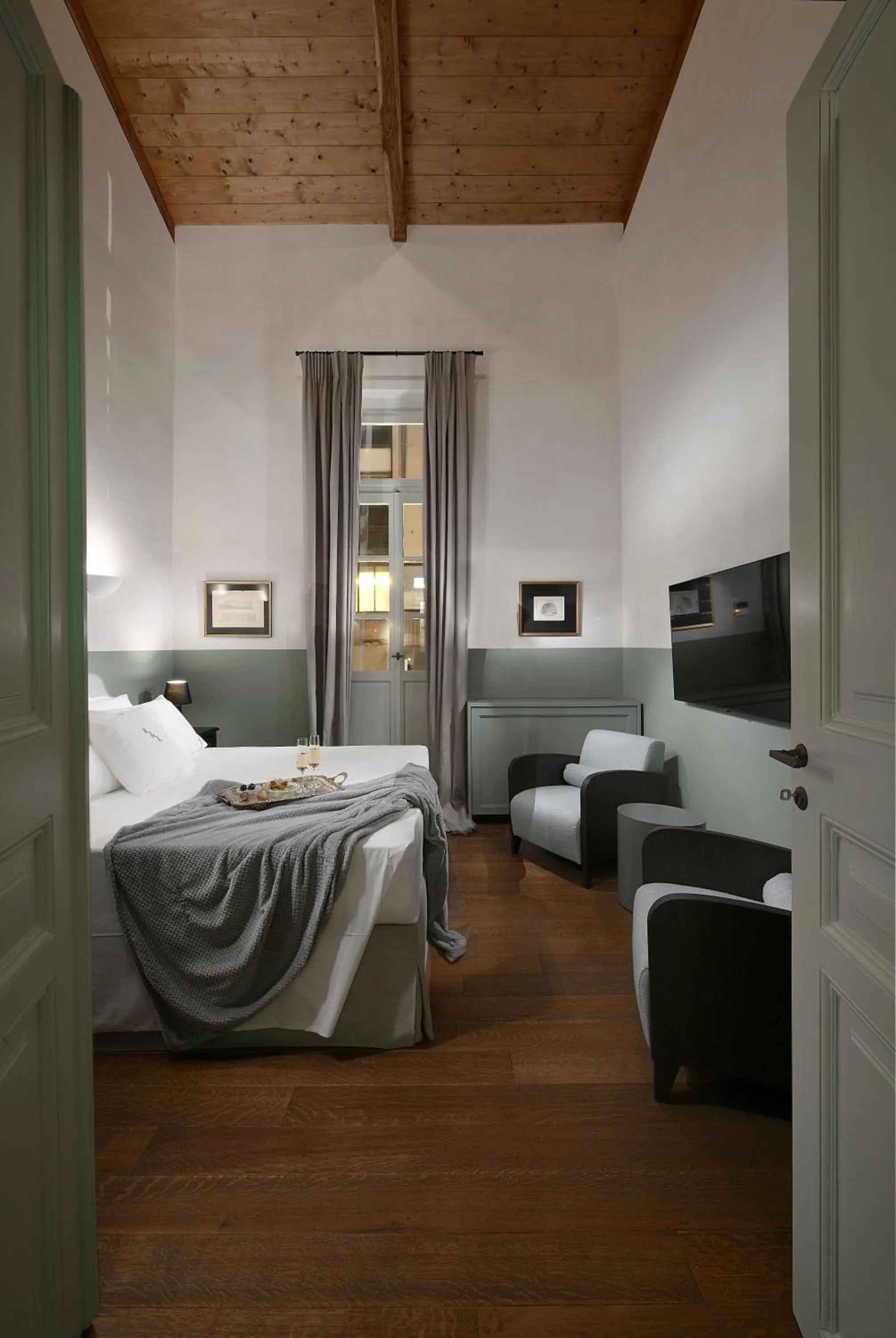 Photo of the whole room, Bed in ATHINAIDOS QUARTERS by K&K