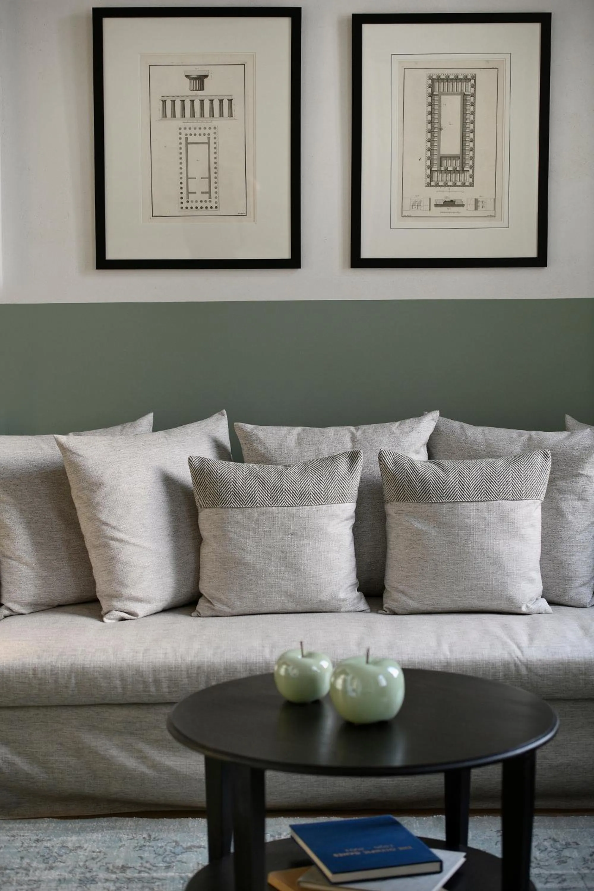 Living room in ATHINAIDOS QUARTERS by K&K