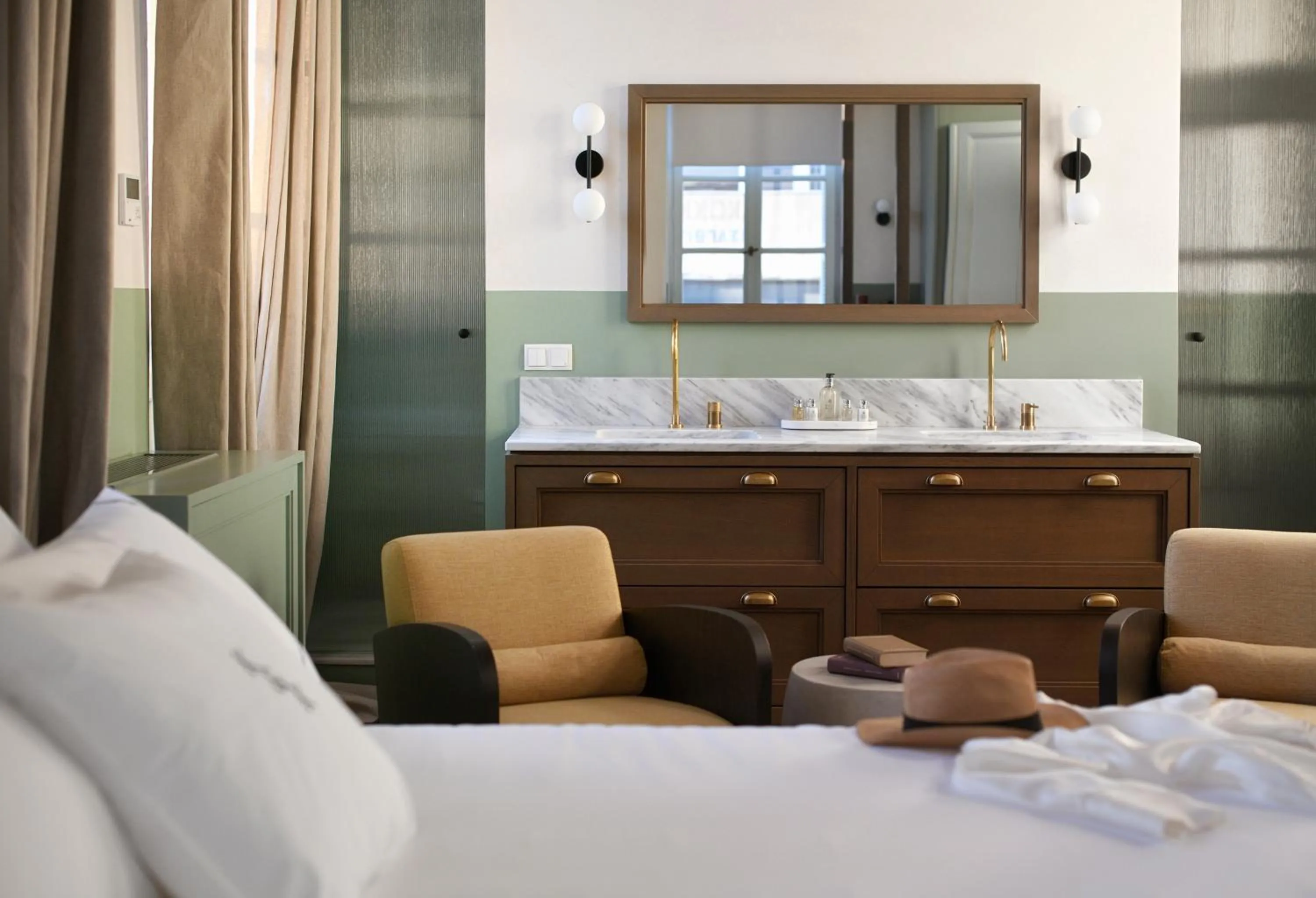 Bathroom, Bed in ATHINAIDOS QUARTERS by K&K