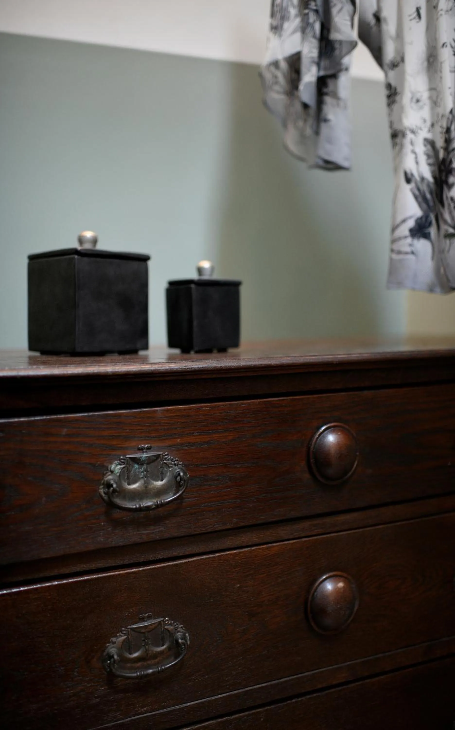 Decorative detail in ATHINAIDOS QUARTERS by K&K