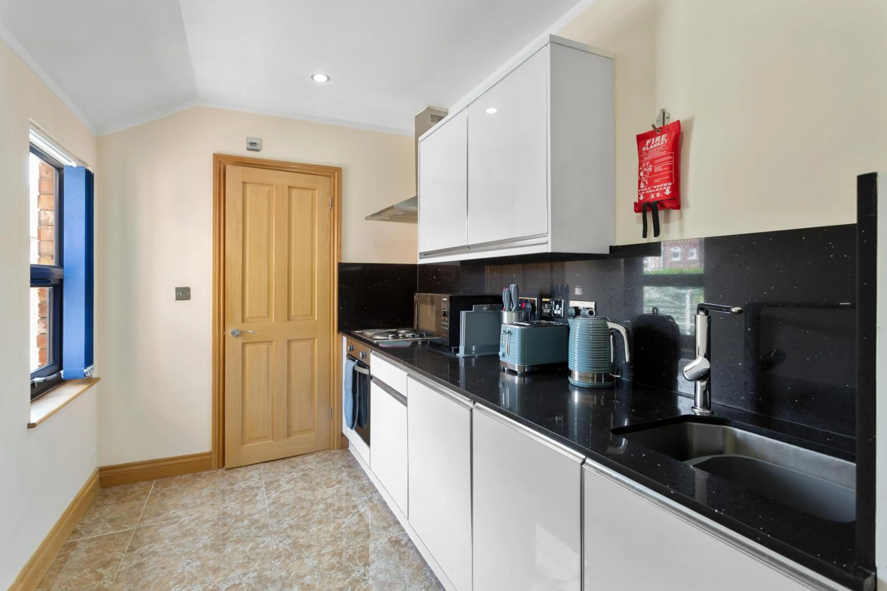 Kitchen or kitchenette in West One Studios