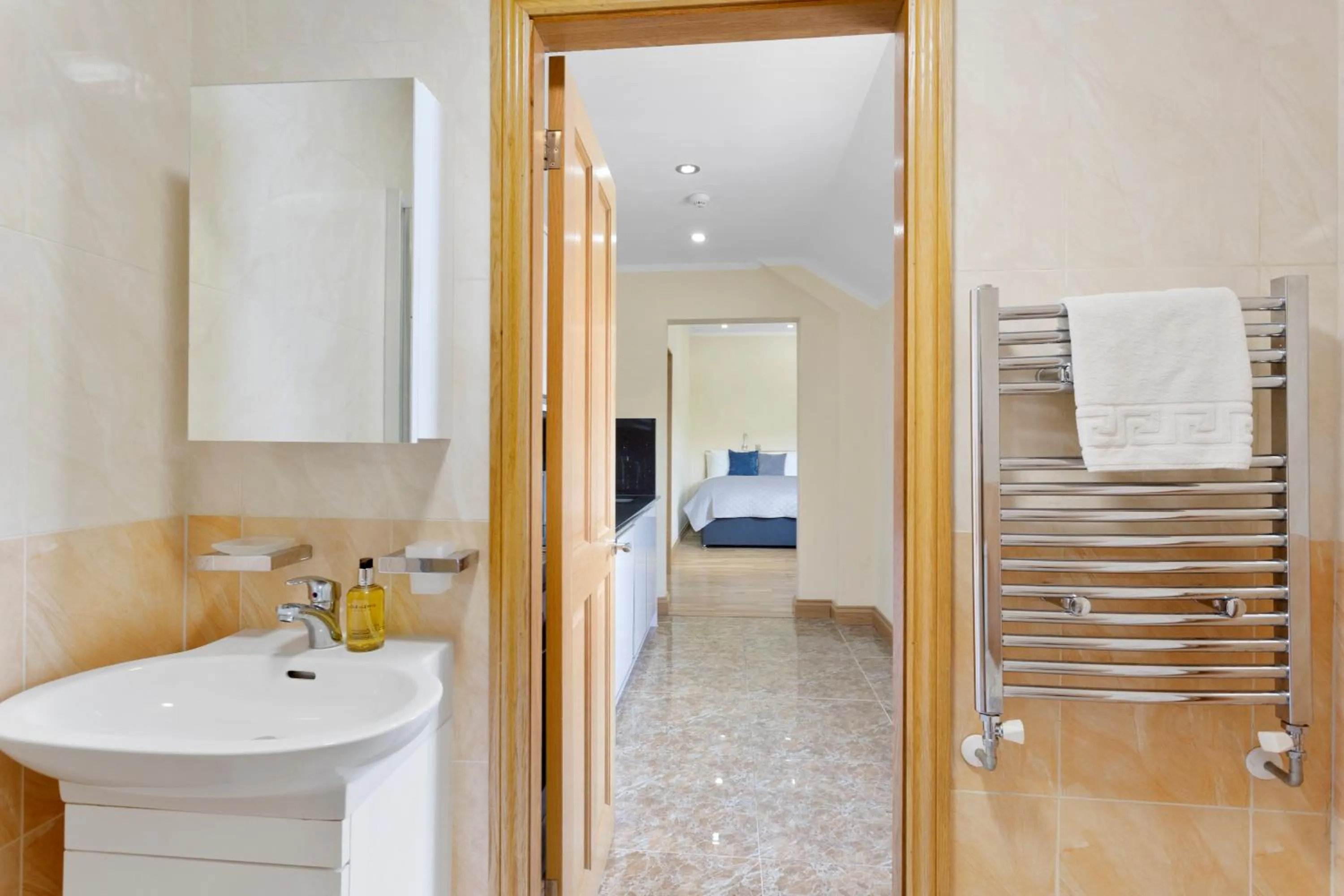 Bathroom, Bed in West One Studios