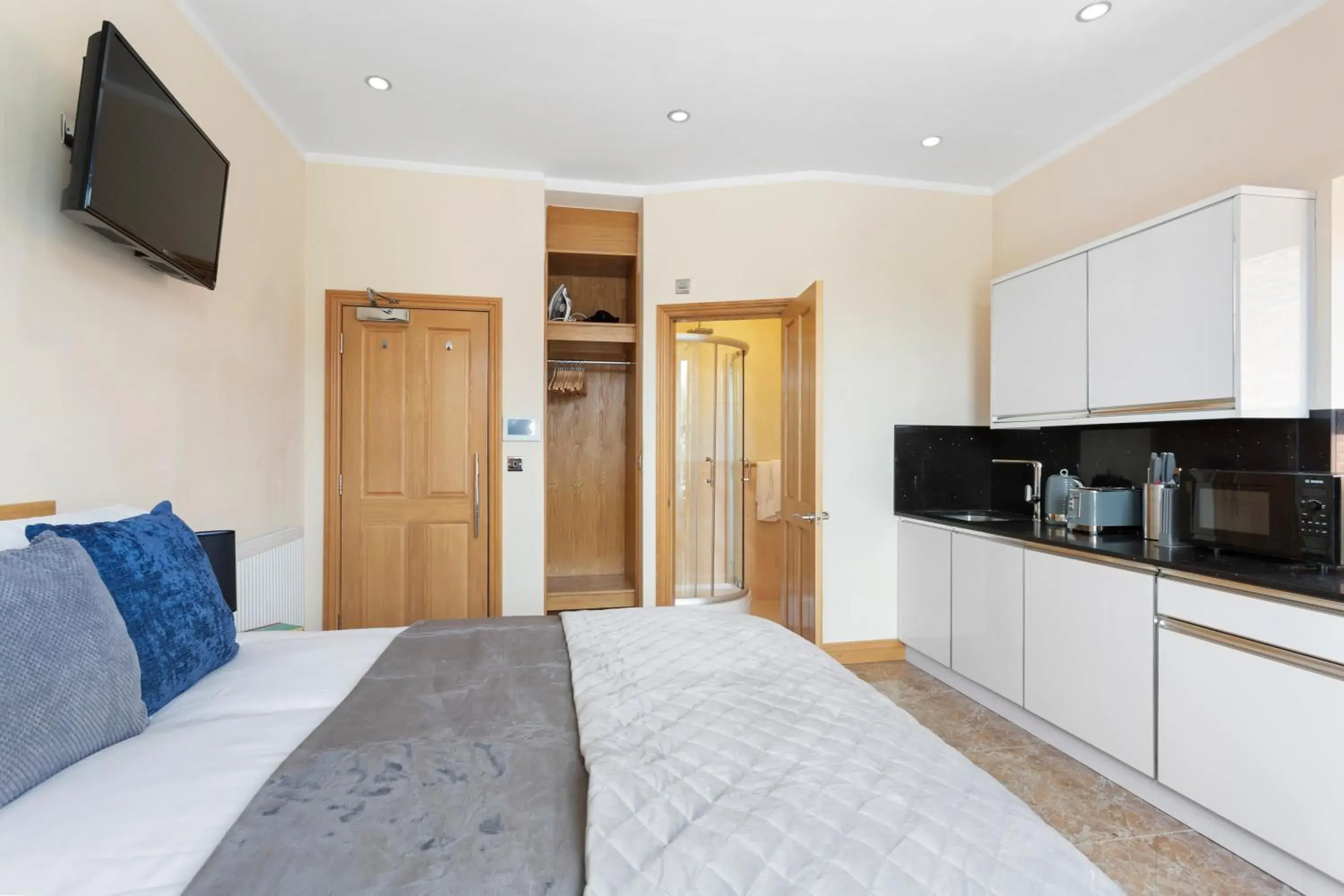 Standard Apartment in West One Studios Standard Apartment in West One Studios