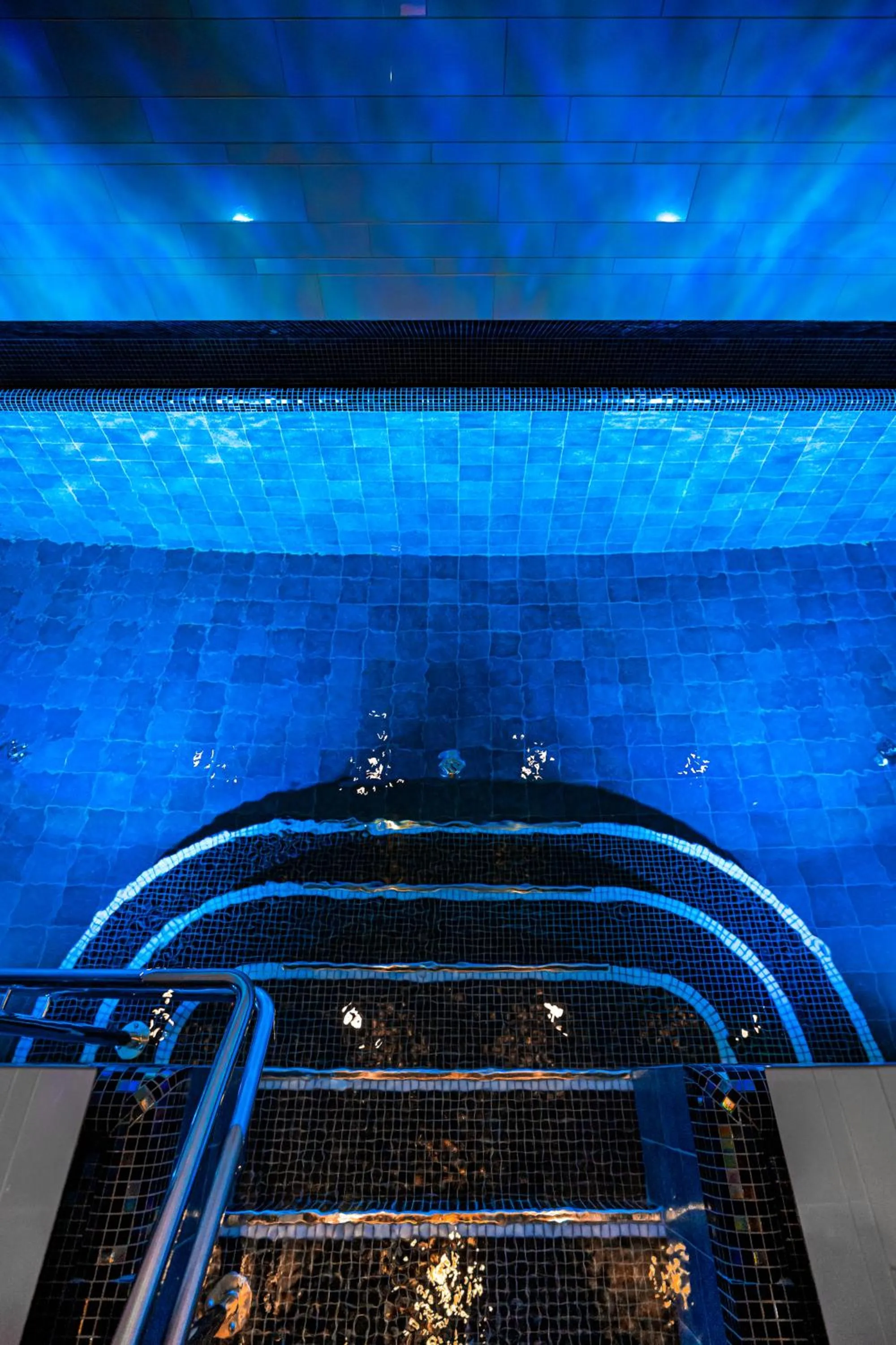 Swimming pool in The Well