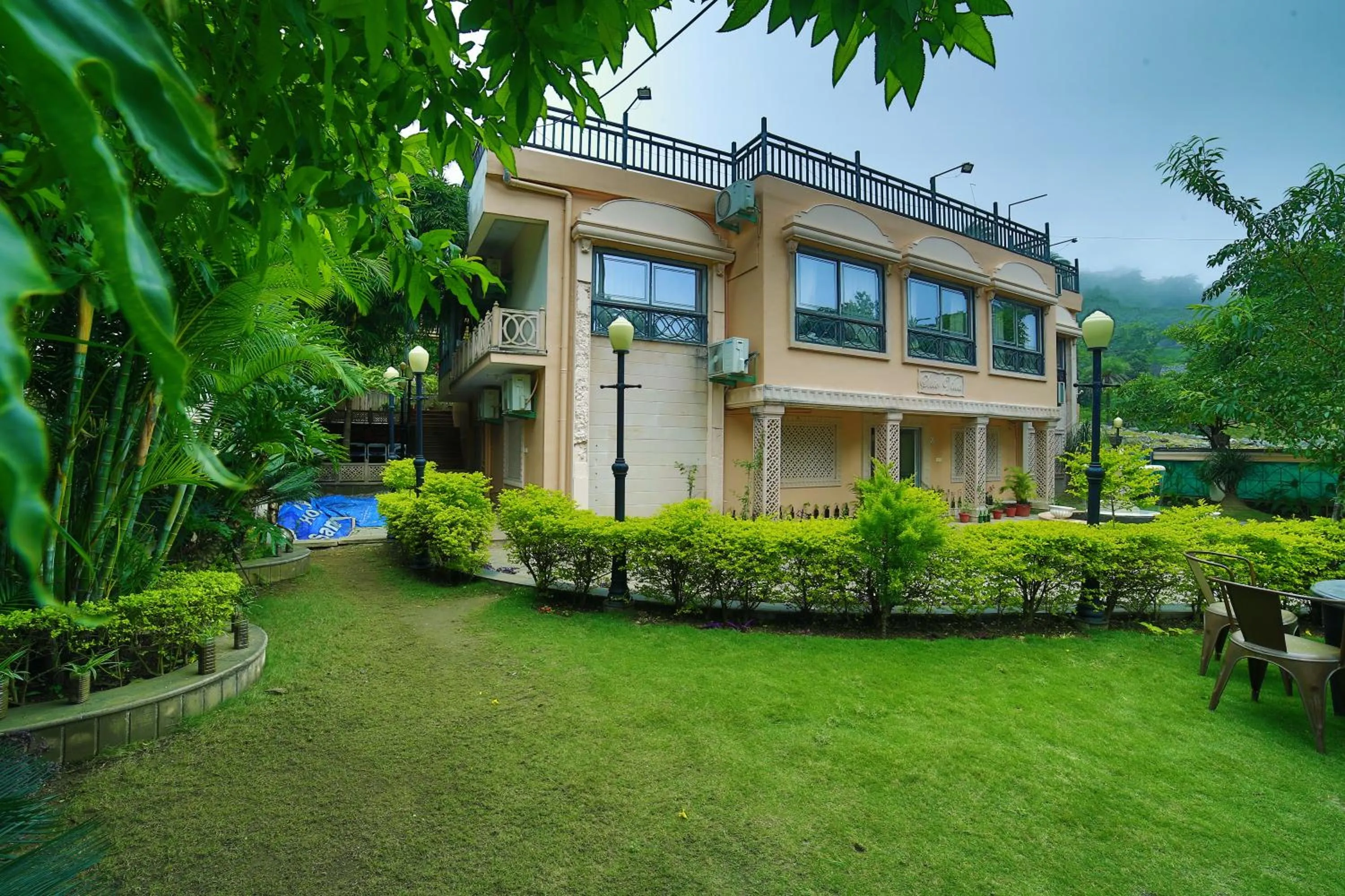 Garden in Hotel Shiv Villa