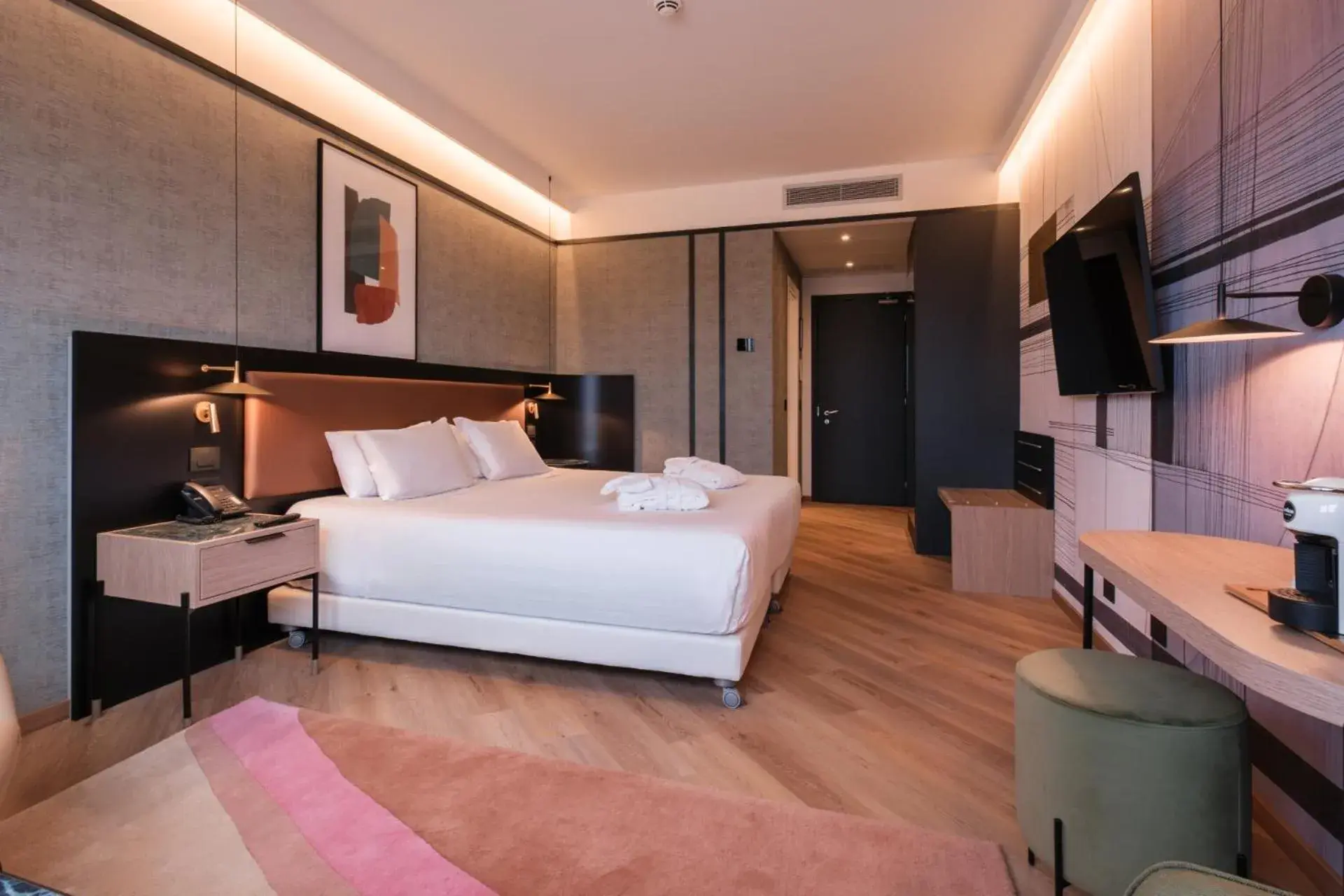 Deluxe Double or Twin Room with City View in Savhotel Mantegna Padova Deluxe Double or Twin Room with City View in Savhotel Mantegna Padova